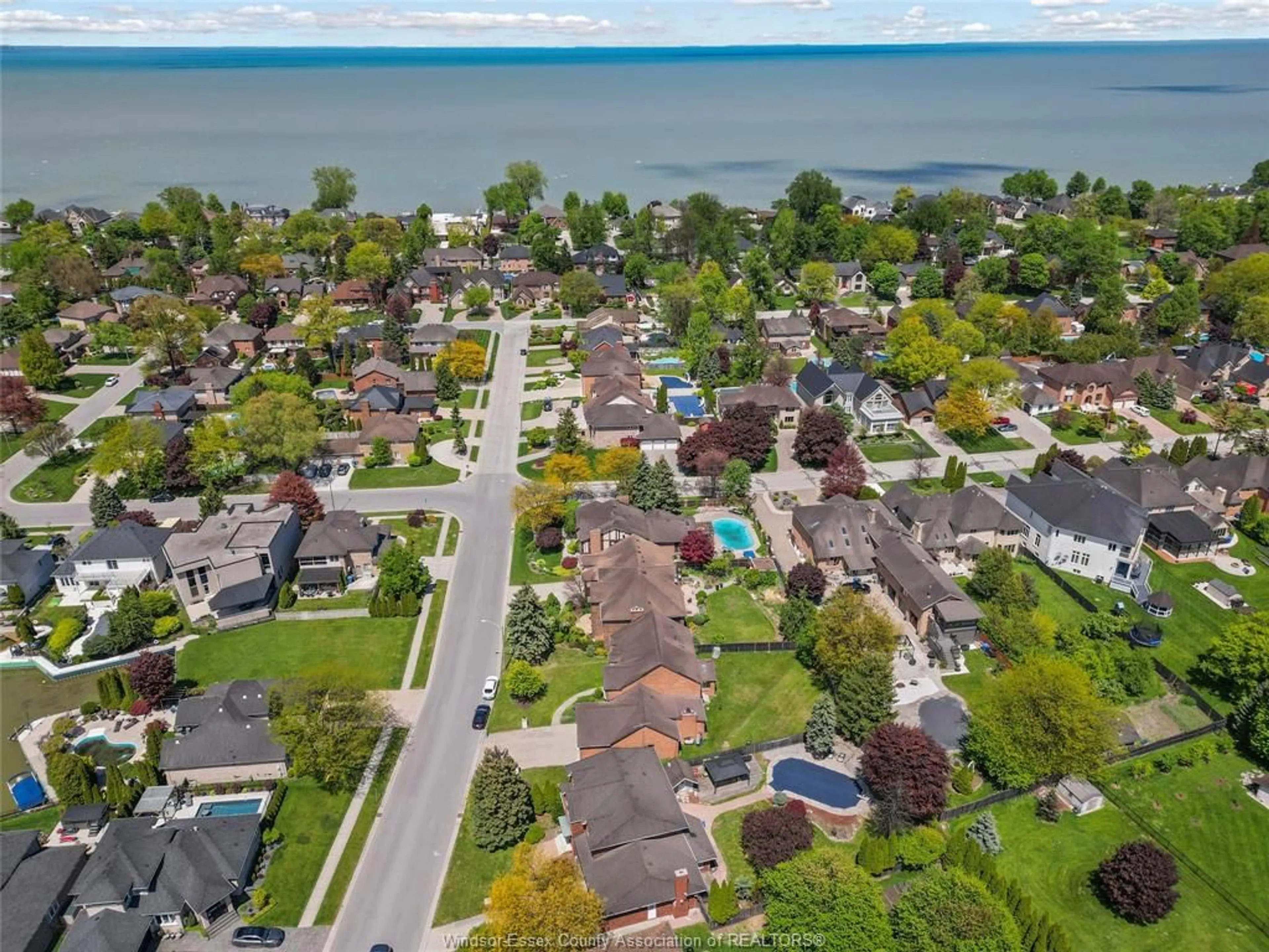 A pic from outside/outdoor area/front of a property/back of a property/a pic from drone, water/lake/river/ocean view for 28 CLEOPHAS Dr, Lakeshore Ontario N8N 4J9
