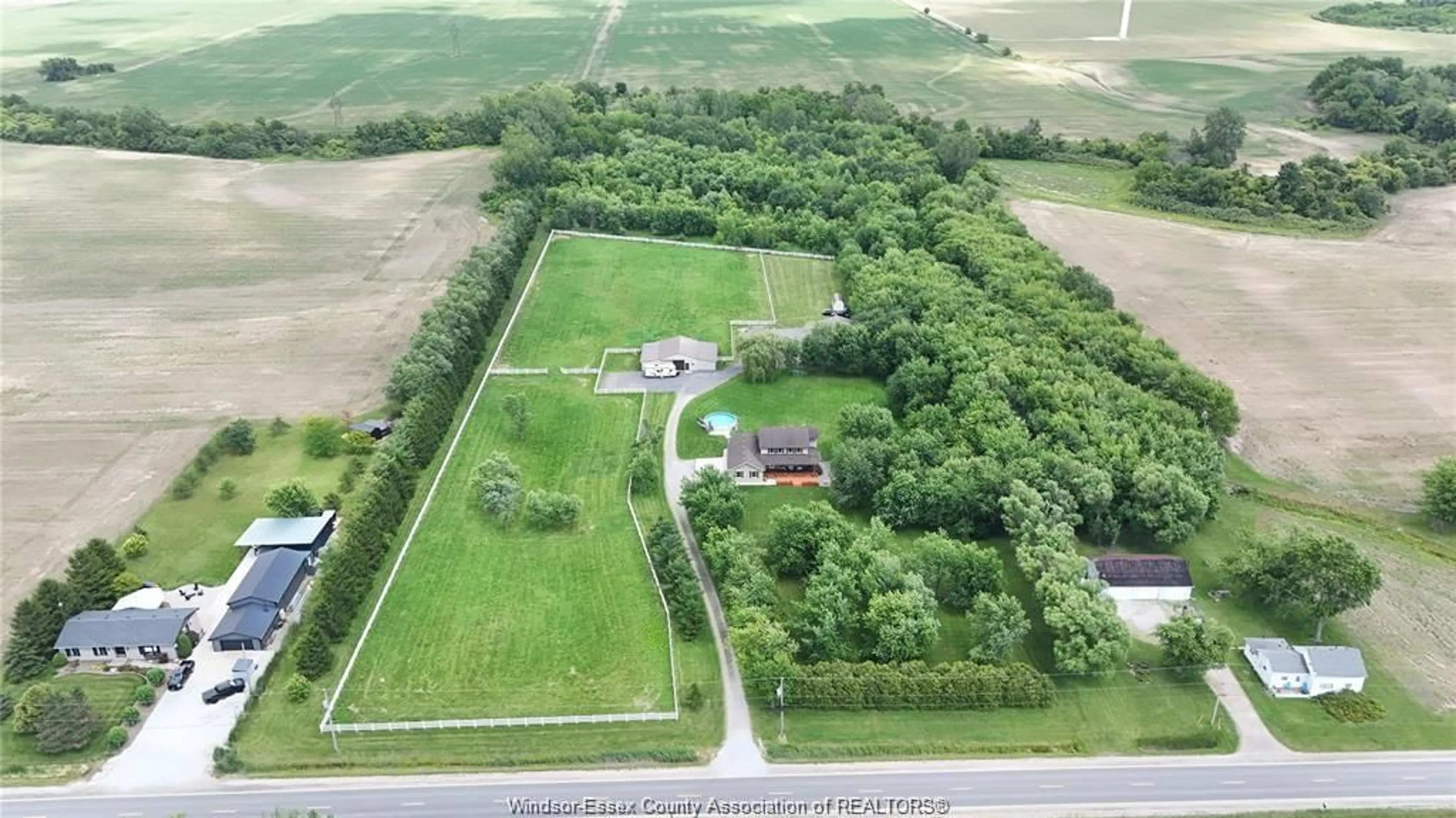 A pic from outside/outdoor area/front of a property/back of a property/a pic from drone, building for 1418 COUNTY RD 31, Lakeshore Ontario N0R 1S0