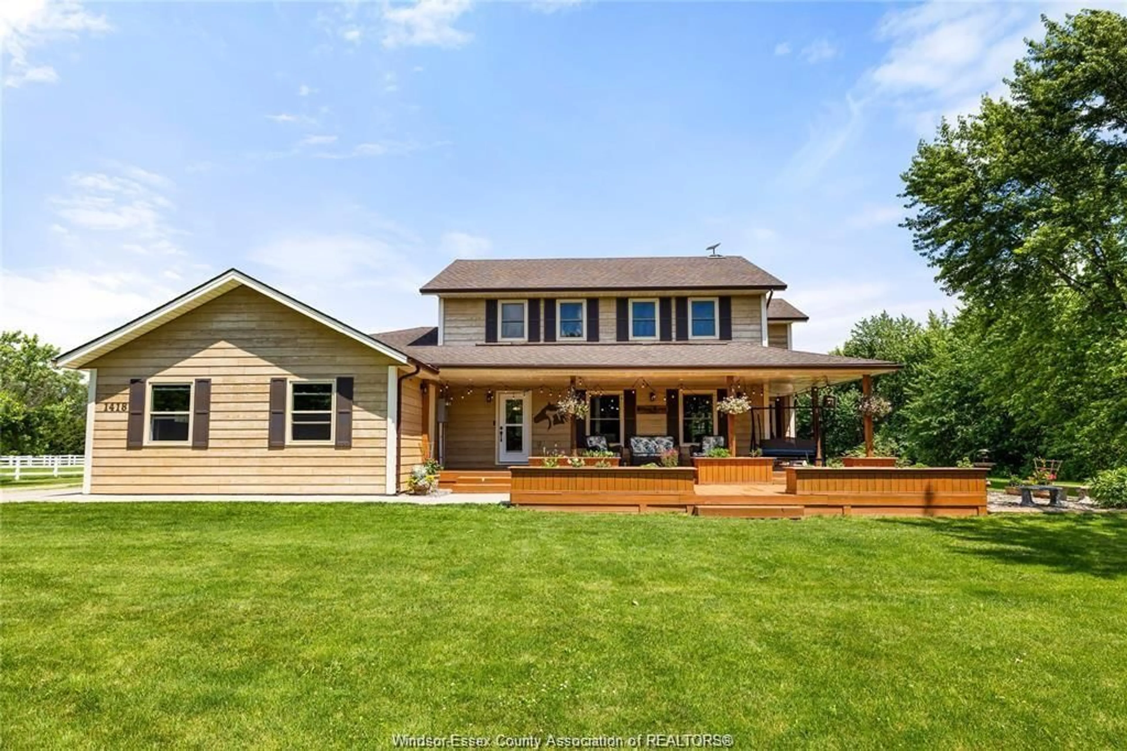 Home with vinyl exterior material, unknown for 1418 COUNTY RD 31, Lakeshore Ontario N0R 1S0