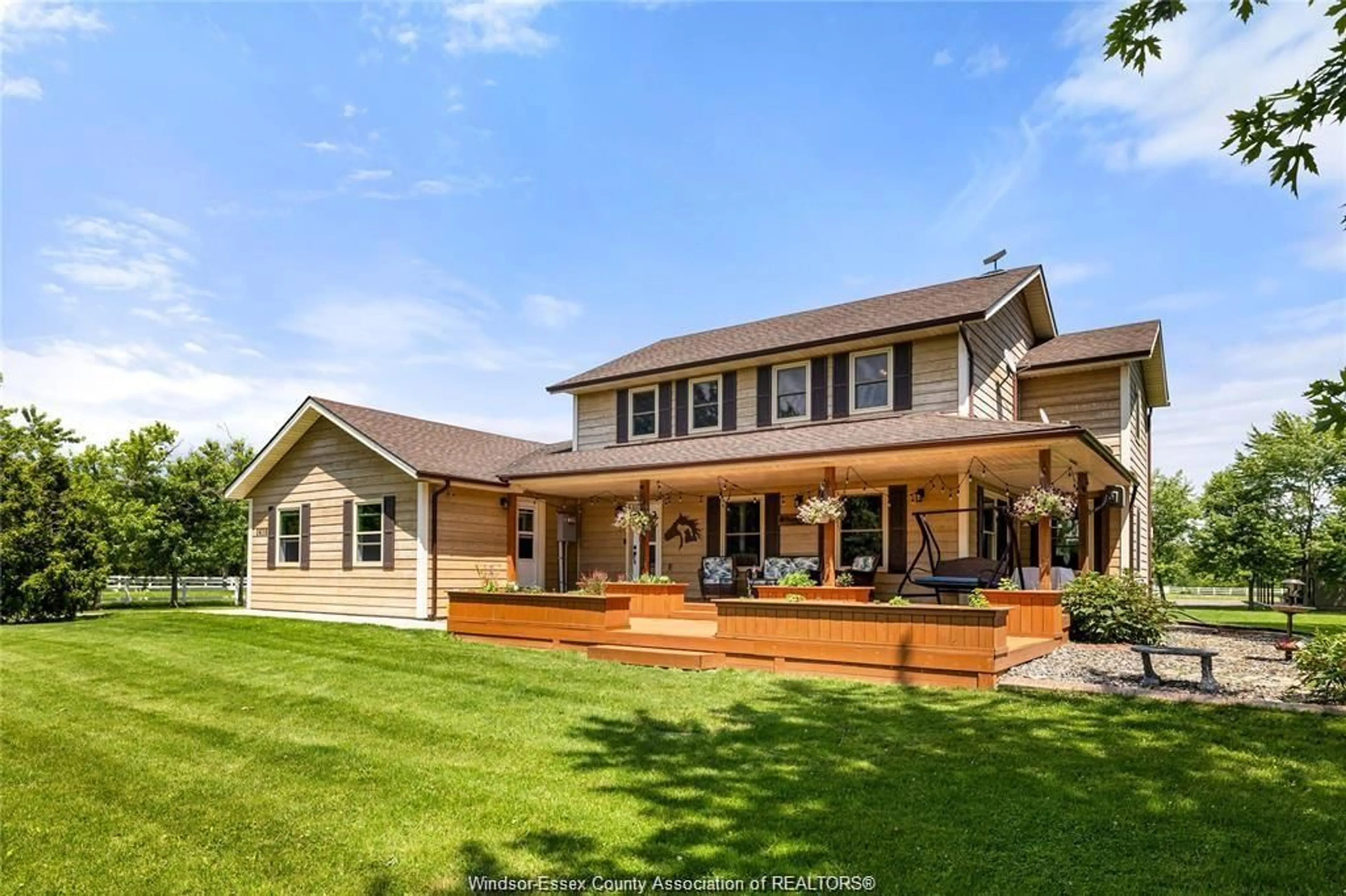 Home with vinyl exterior material, unknown for 1418 COUNTY RD 31, Lakeshore Ontario N0R 1S0