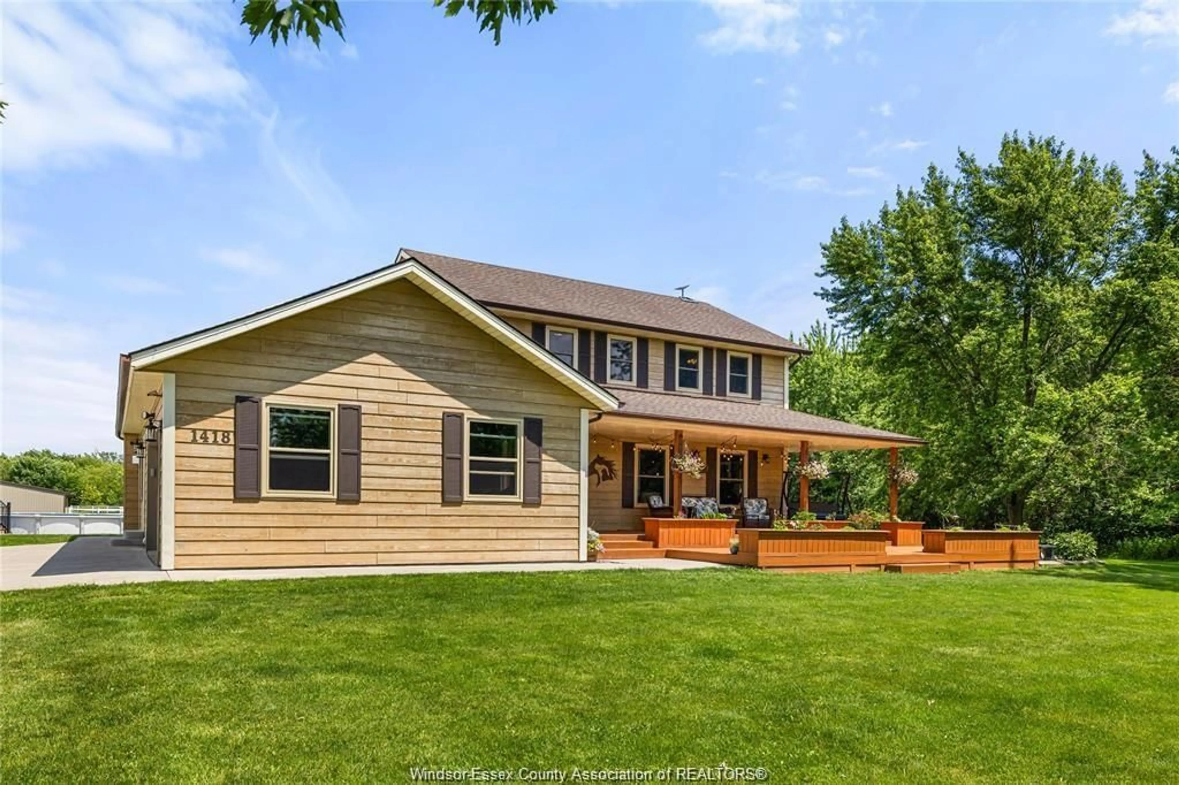 Home with vinyl exterior material, unknown for 1418 COUNTY RD 31, Lakeshore Ontario N0R 1S0