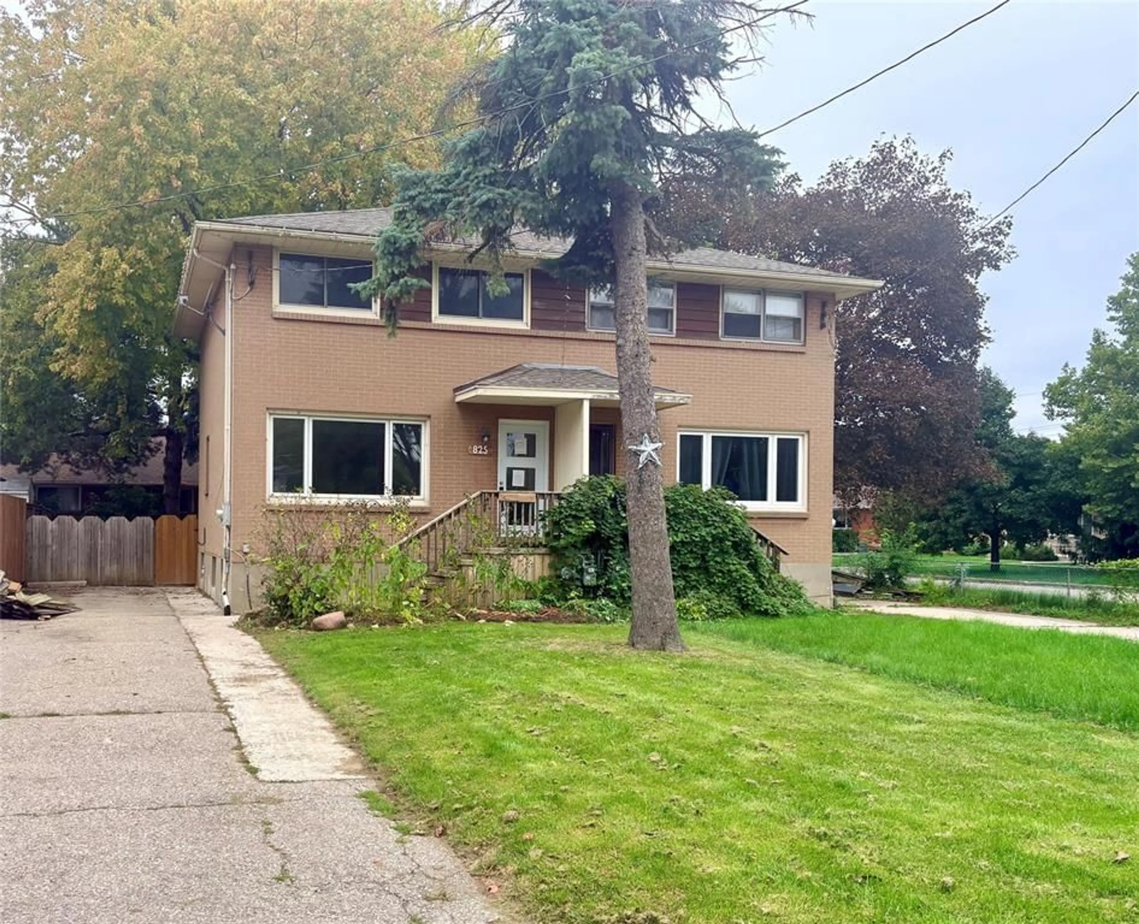 Unknown for 825 ELIZABETH Ave, Sarnia Ontario N7S 2V6