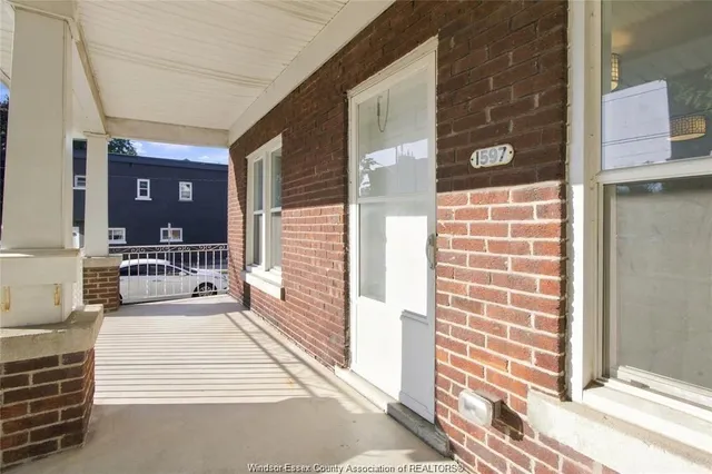 1597 PELISSIER St, Windsor 5