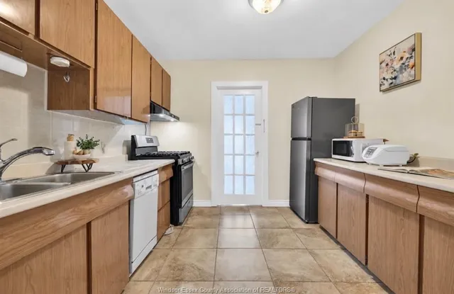 1794 GLADSTONE, Windsor 5
