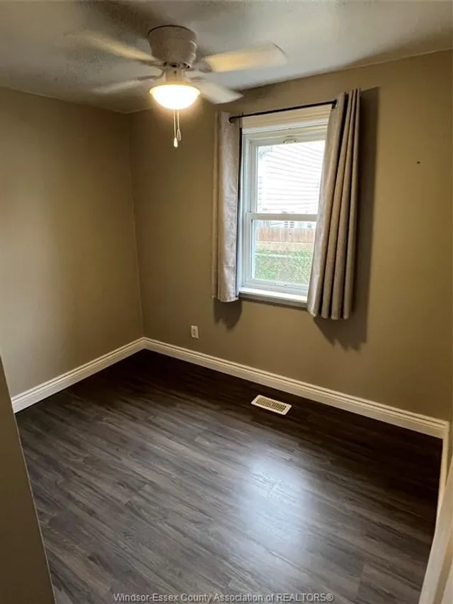 1553 SOUTH CAMERON, Windsor 3