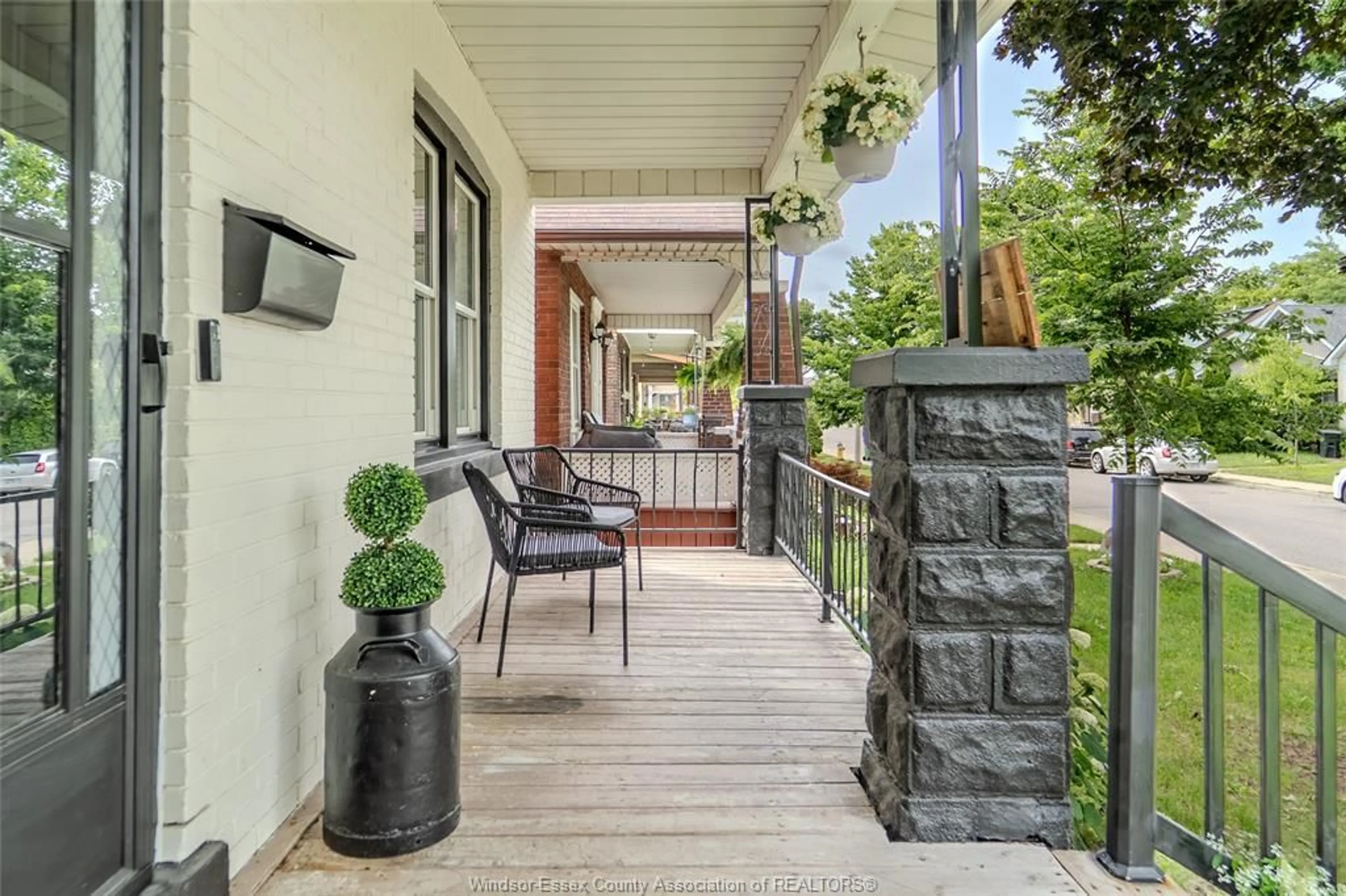 Patio, street for 1556 Hall Ave, Windsor Ontario N8X 4R7