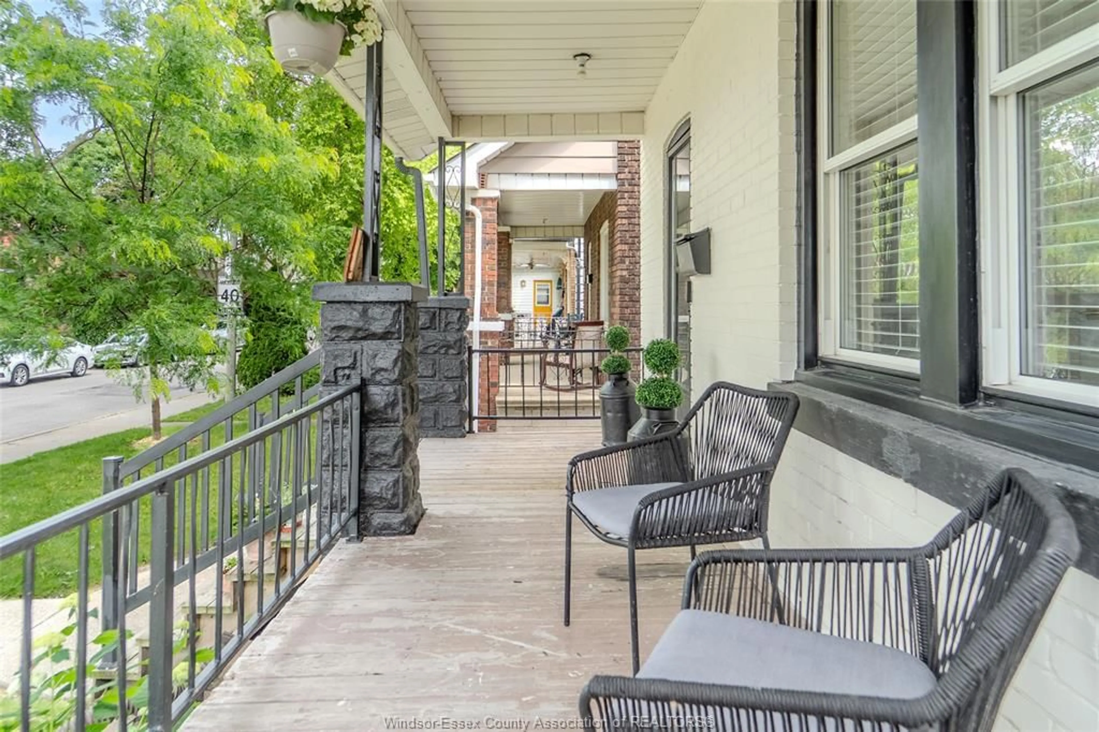 Patio, street for 1556 Hall Ave, Windsor Ontario N8X 4R7