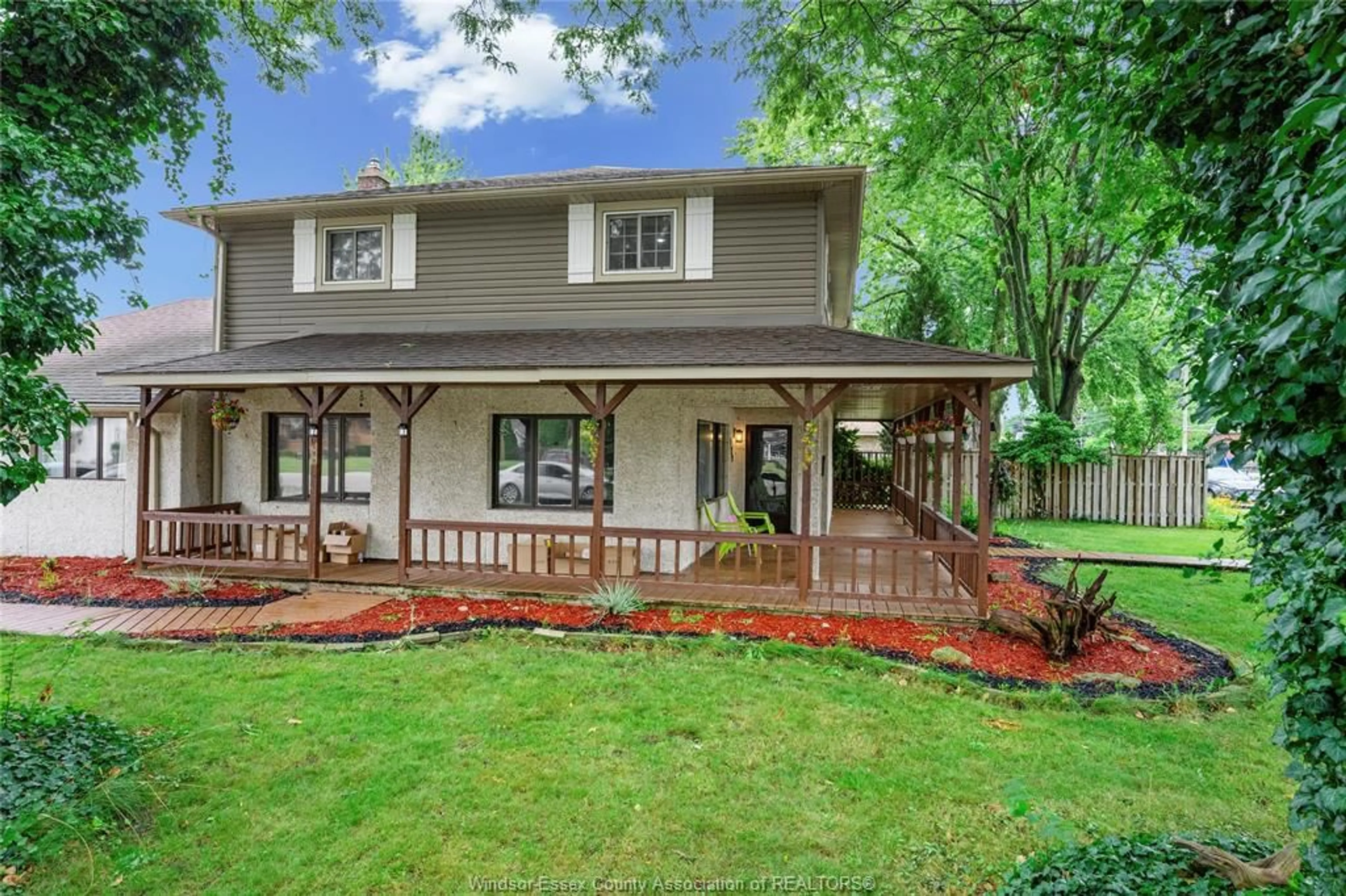 Home with vinyl exterior material, street for 199 SACRED HEART Dr, LaSalle Ontario N9J 1S6