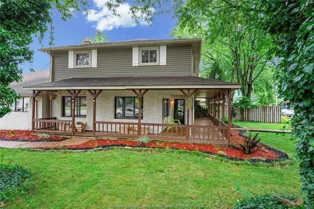 199 SACRED HEART Dr, LaSalle 2