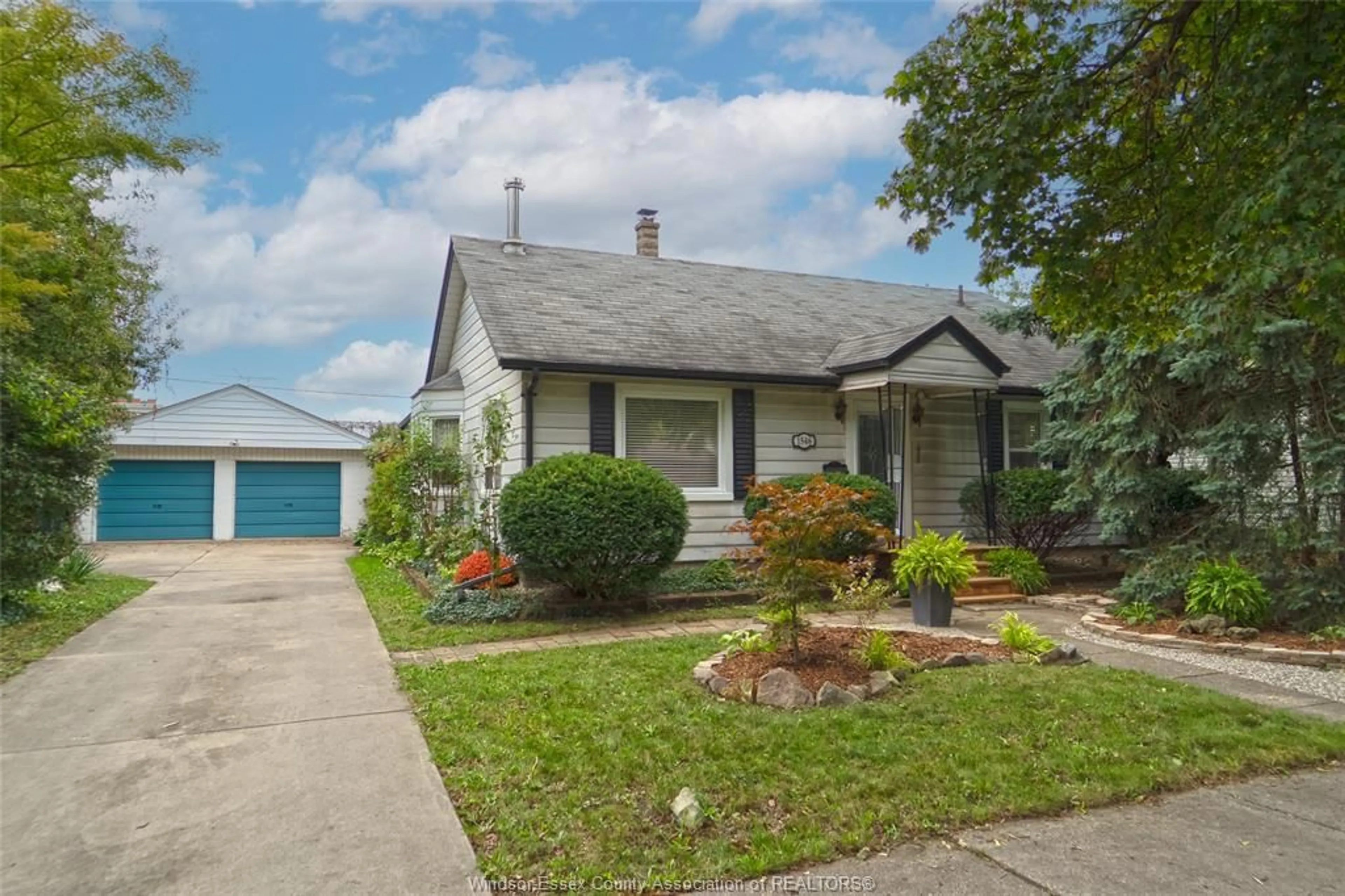 Home with vinyl exterior material, street for 1546 California Ave, Windsor Ontario N9B 3A3