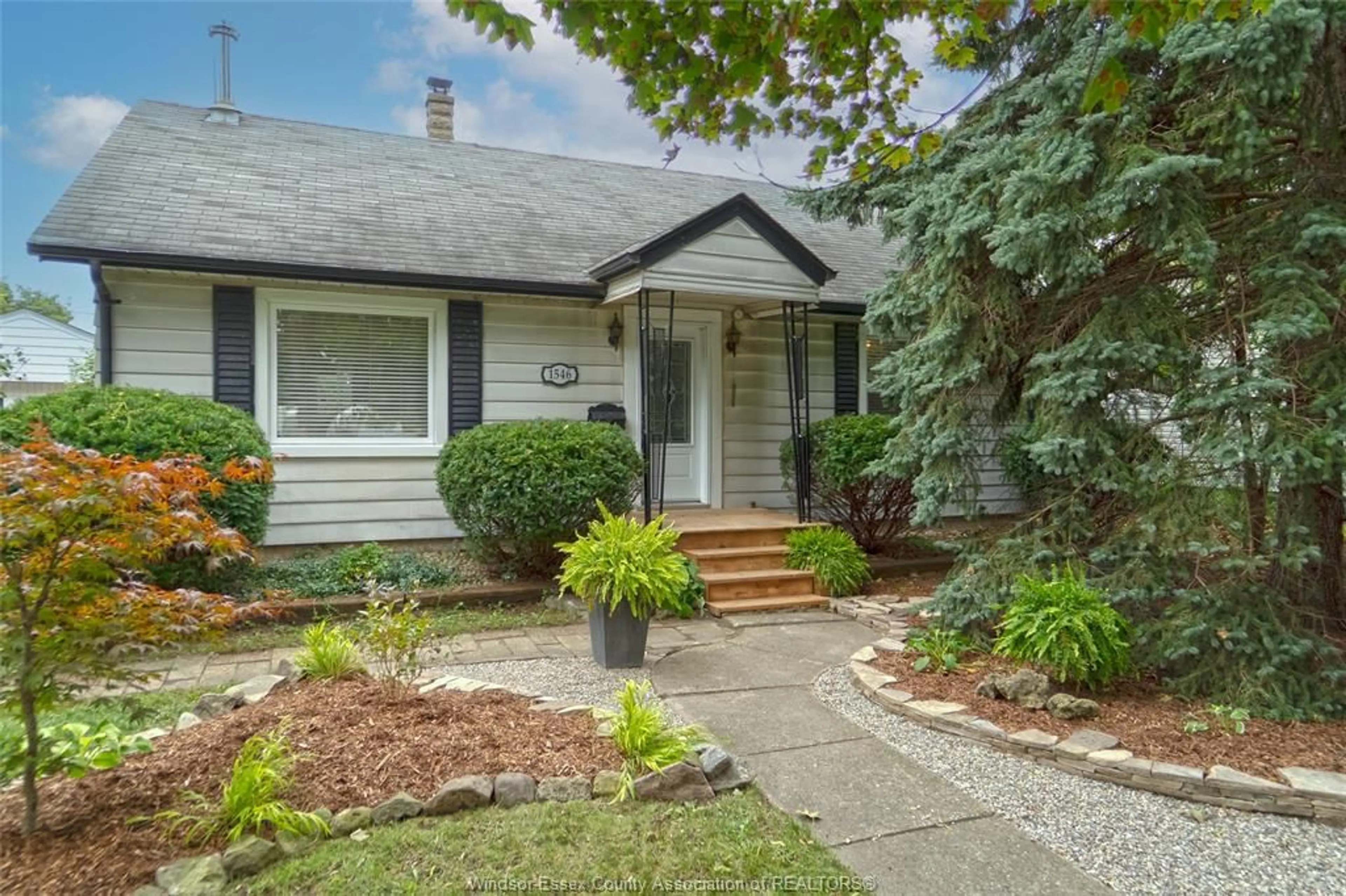 Unknown for 1546 California Ave, Windsor Ontario N9B 3A3