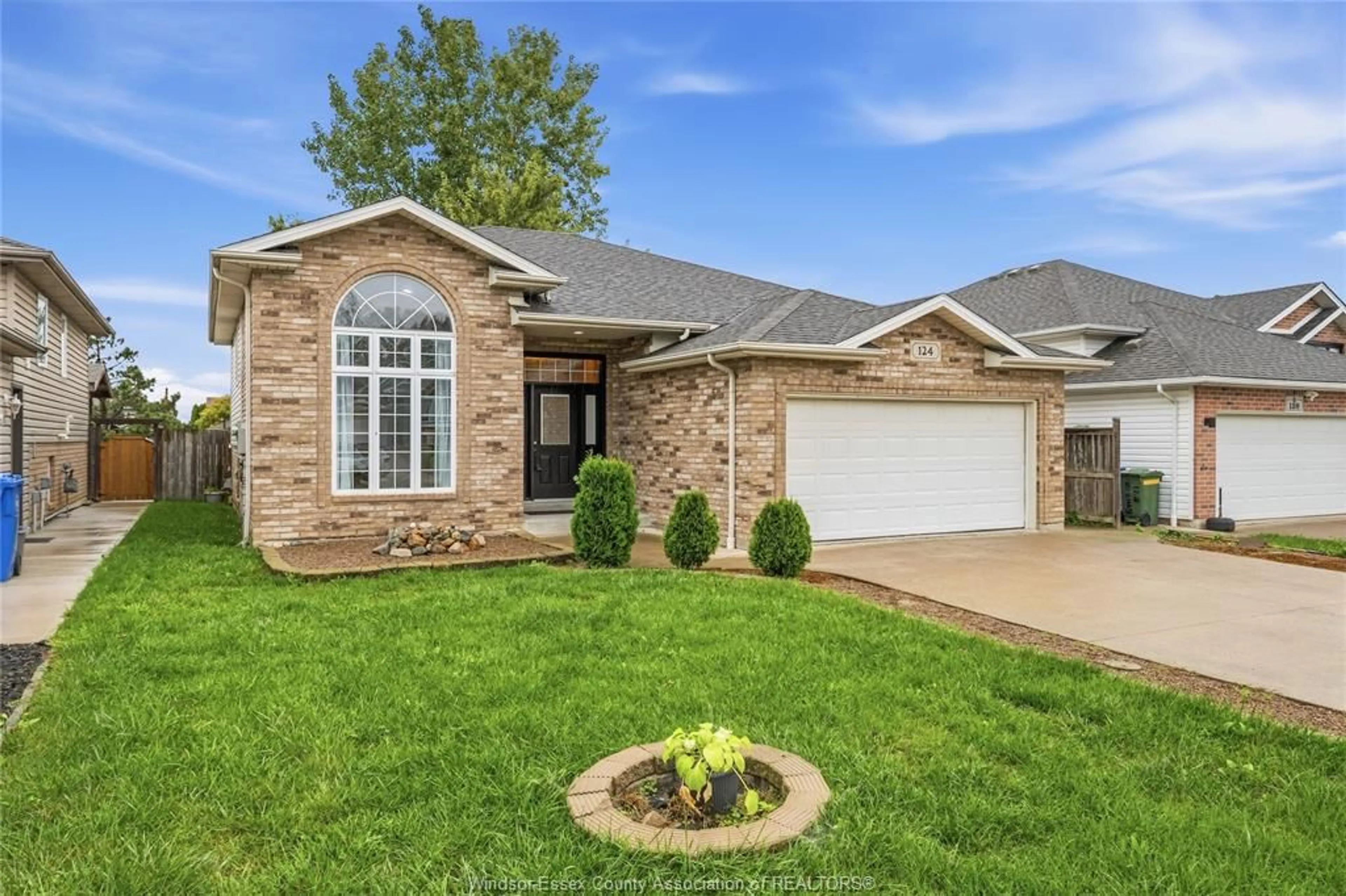 Home with brick exterior material, street for 124 HIGGINS Cres, Amherstburg Ontario N9V 4C6