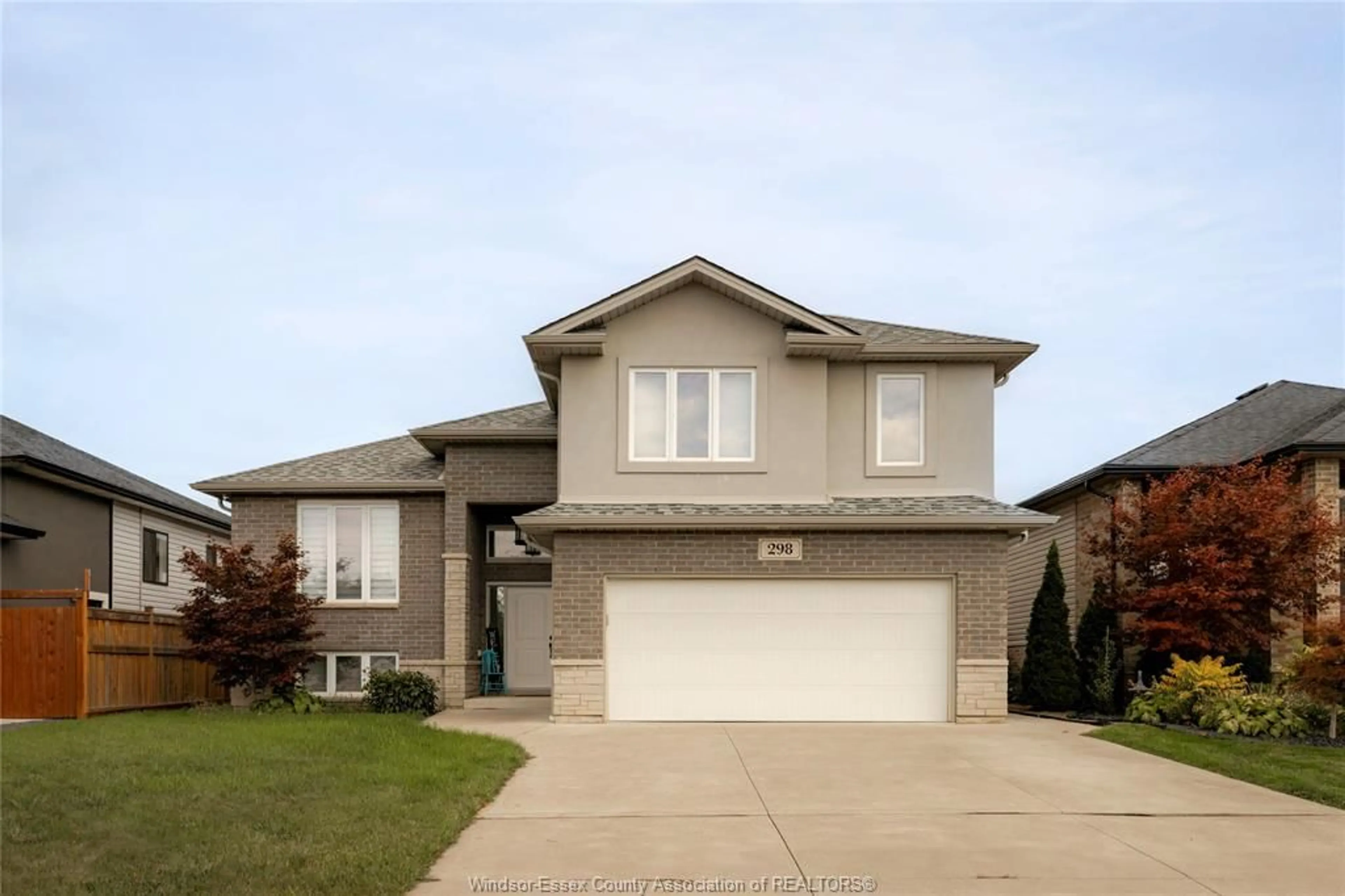 Home with vinyl exterior material, street for 298 WELSH Ave, Amherstburg Ontario N9V 4C8