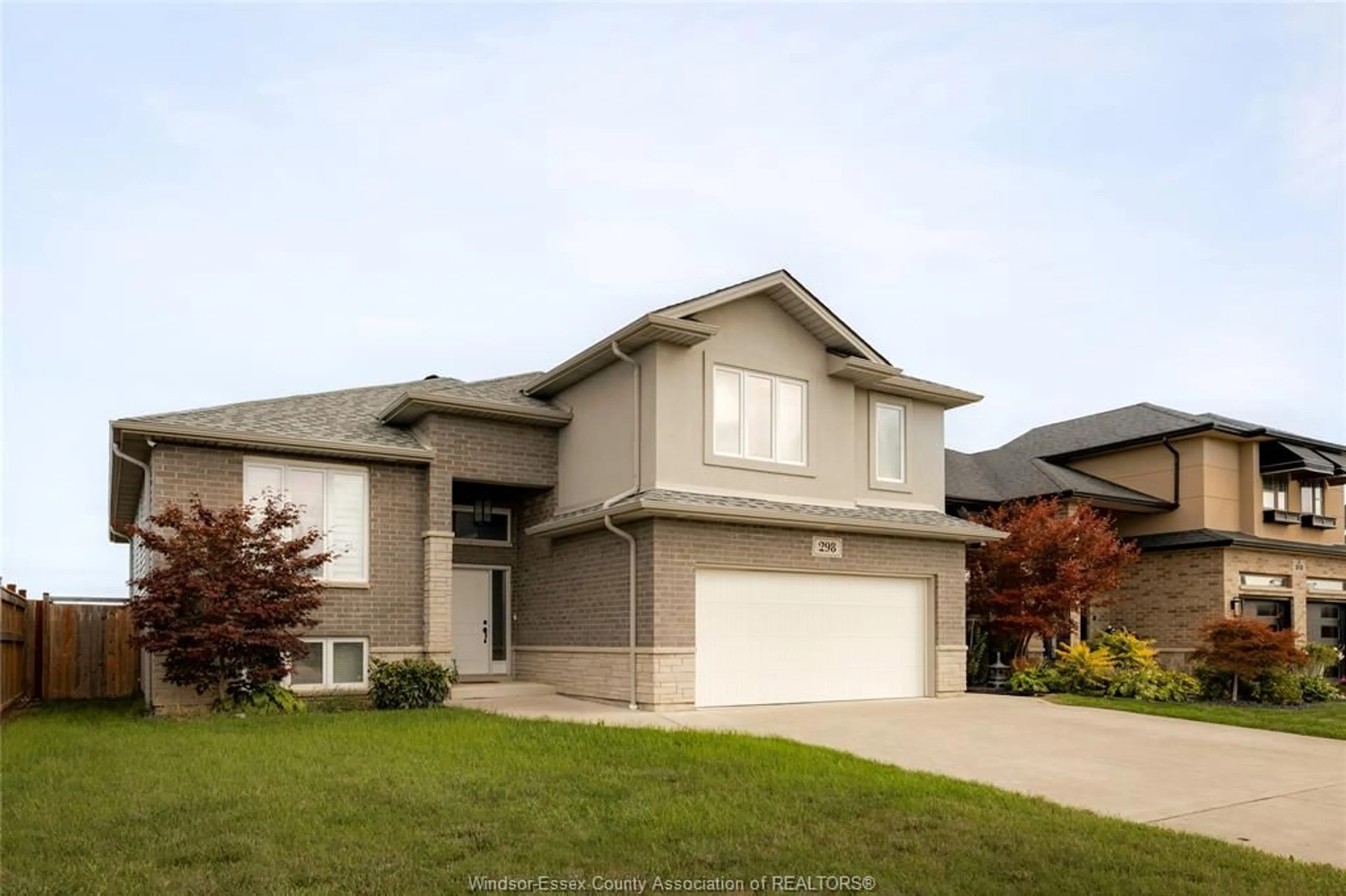 Home with vinyl exterior material, street for 298 WELSH Ave, Amherstburg Ontario N9V 4C8