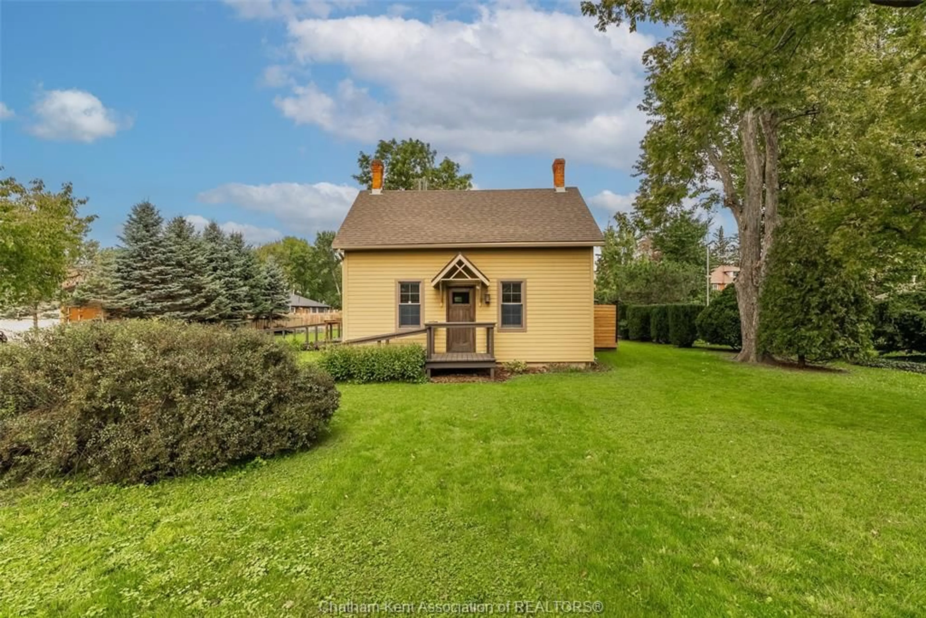 A pic from outside/outdoor area/front of a property/back of a property/a pic from drone, street for 7137 Creek Line, Pain Court Ontario N0P 1Z0