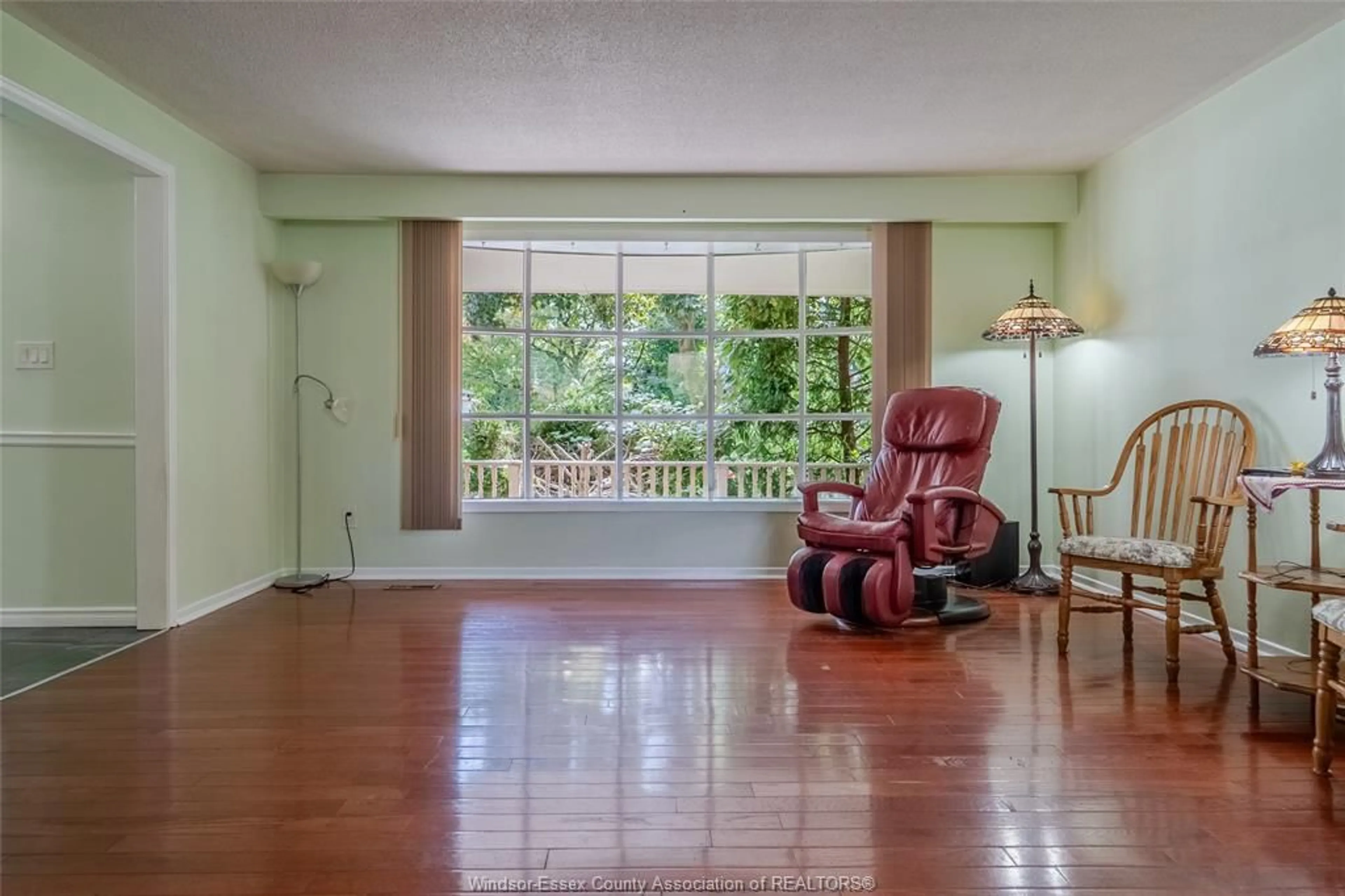 Unknown for 9880 ASGARD Rd, Windsor Ontario N8R 1E2