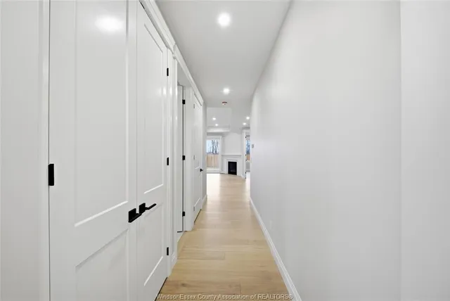 447 CASERTA Cres, Lakeshore 3