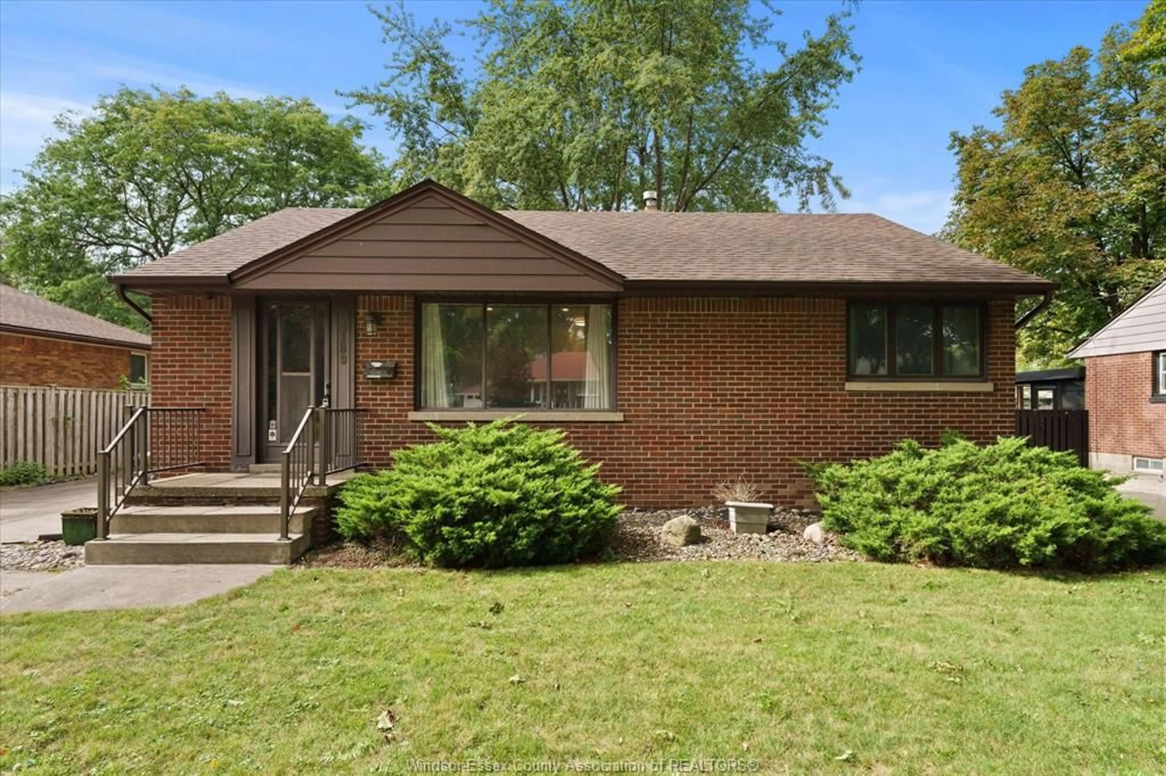 Home with brick exterior material, street for 3189 MCKAY, Windsor Ontario N93E 2R4