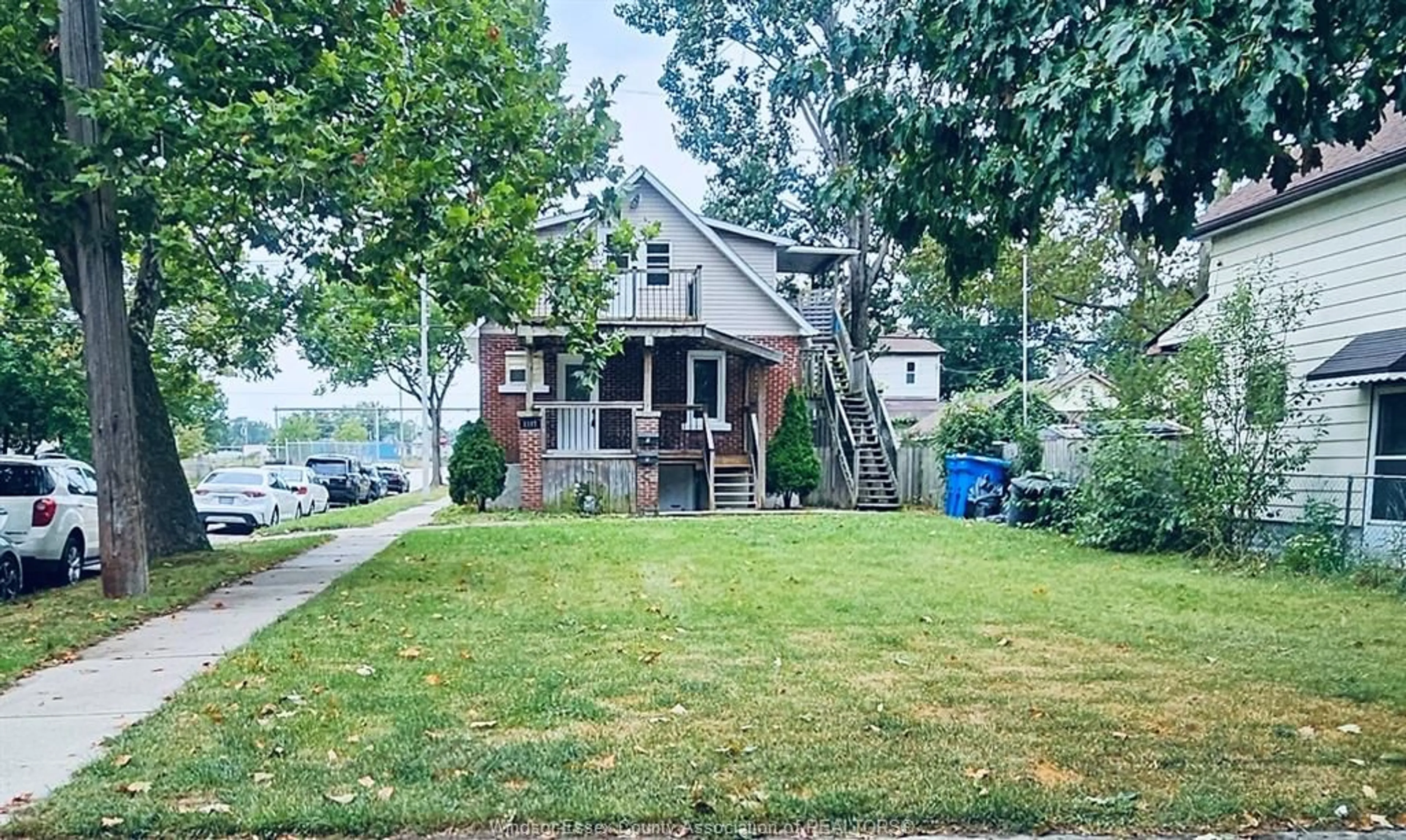 A pic from outside/outdoor area/front of a property/back of a property/a pic from drone, street for 1197 ALBERT, Windsor Ontario N8Y 3P5