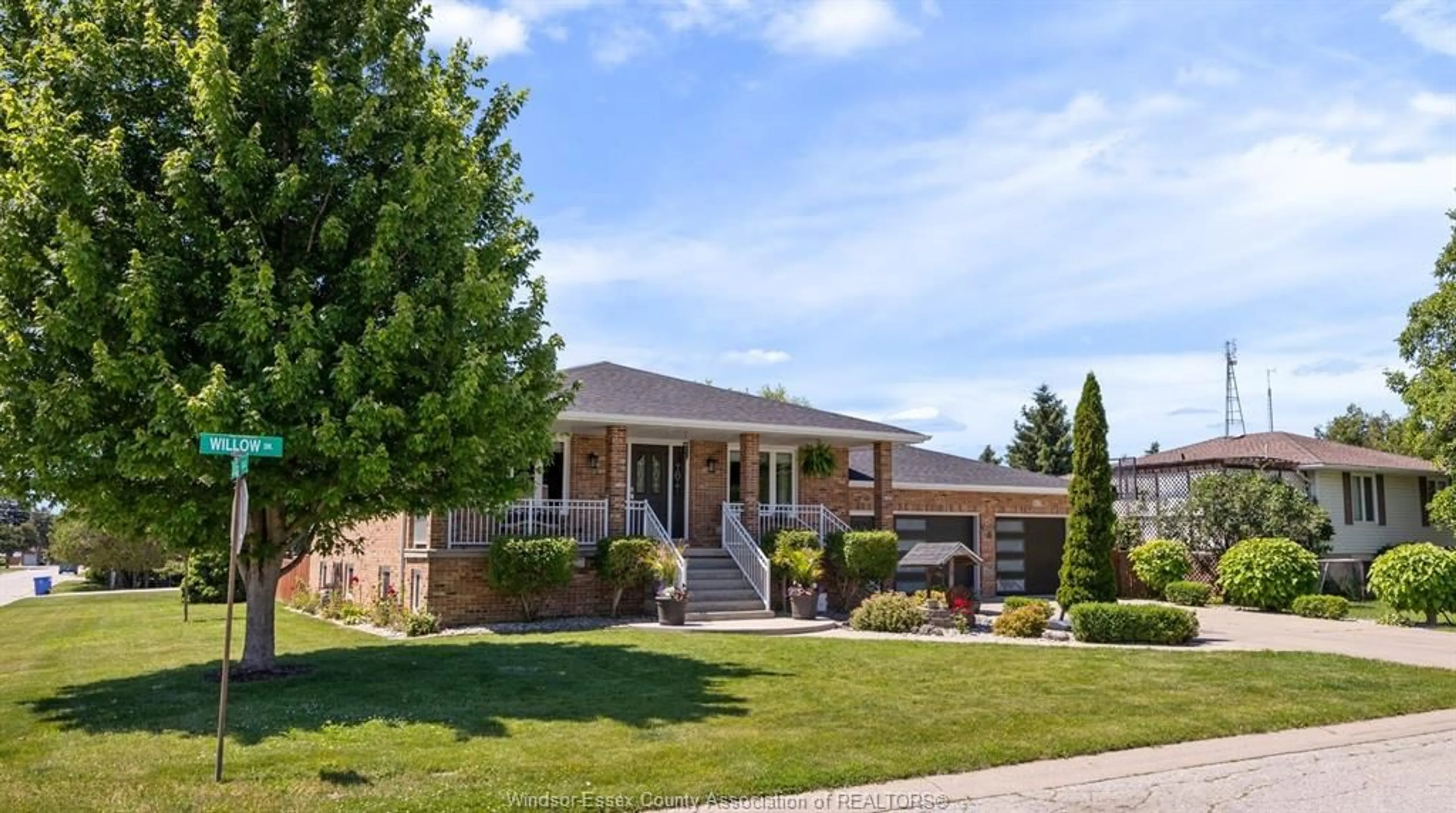 Home with brick exterior material, street for 1545 WILLOW Dr, Ruthven Ontario N0P 2G0