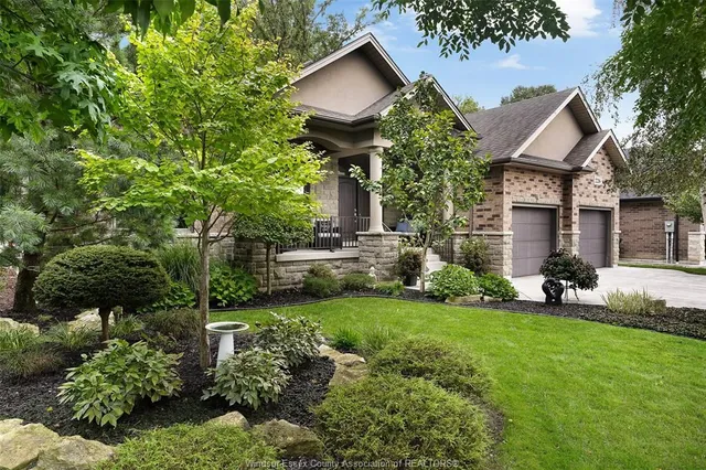 2216 ROXBOROUGH, Windsor 3