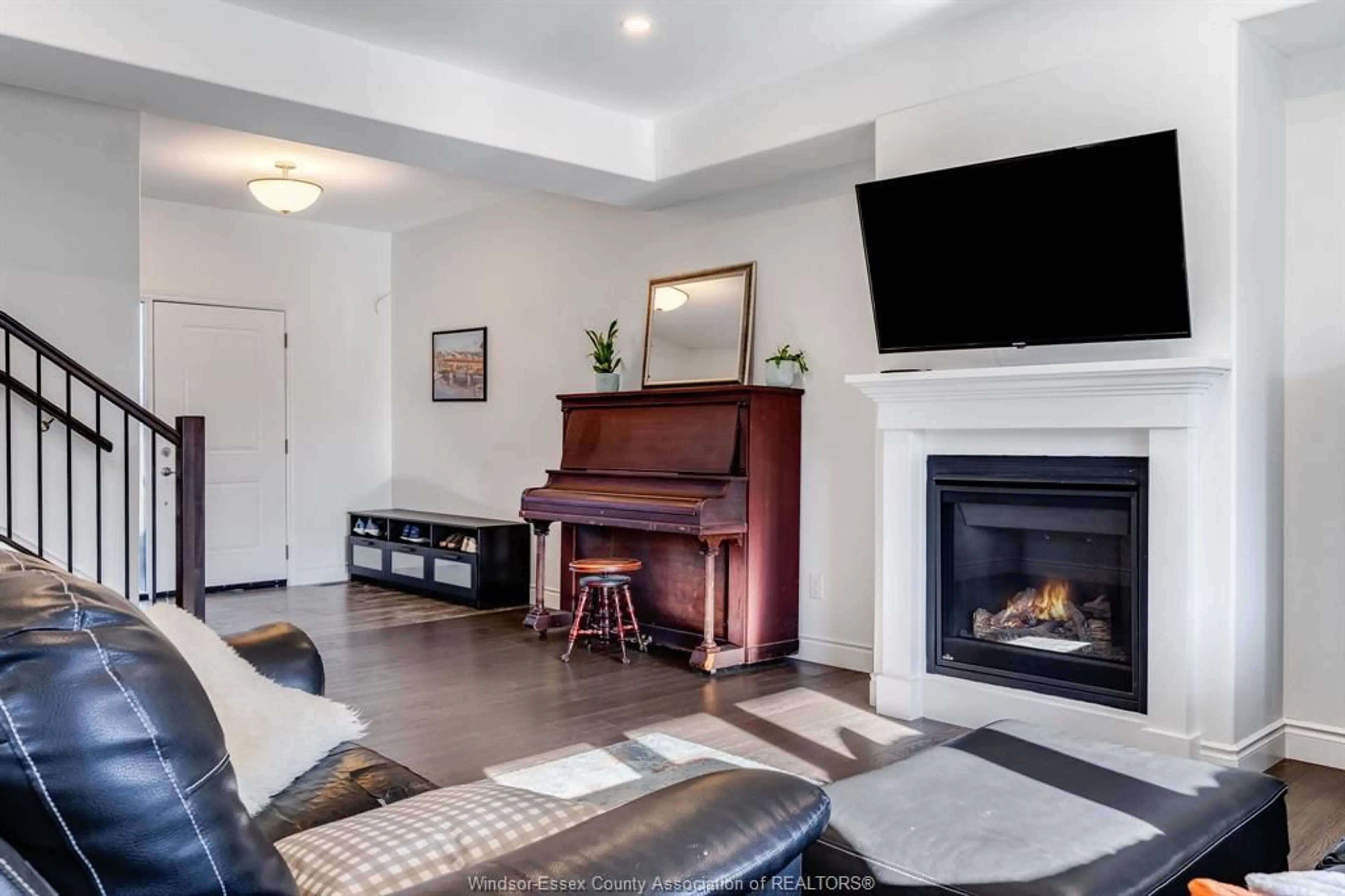 Living room with furniture, unknown for 148 Summer St, Belle River Ontario N8L 0G9