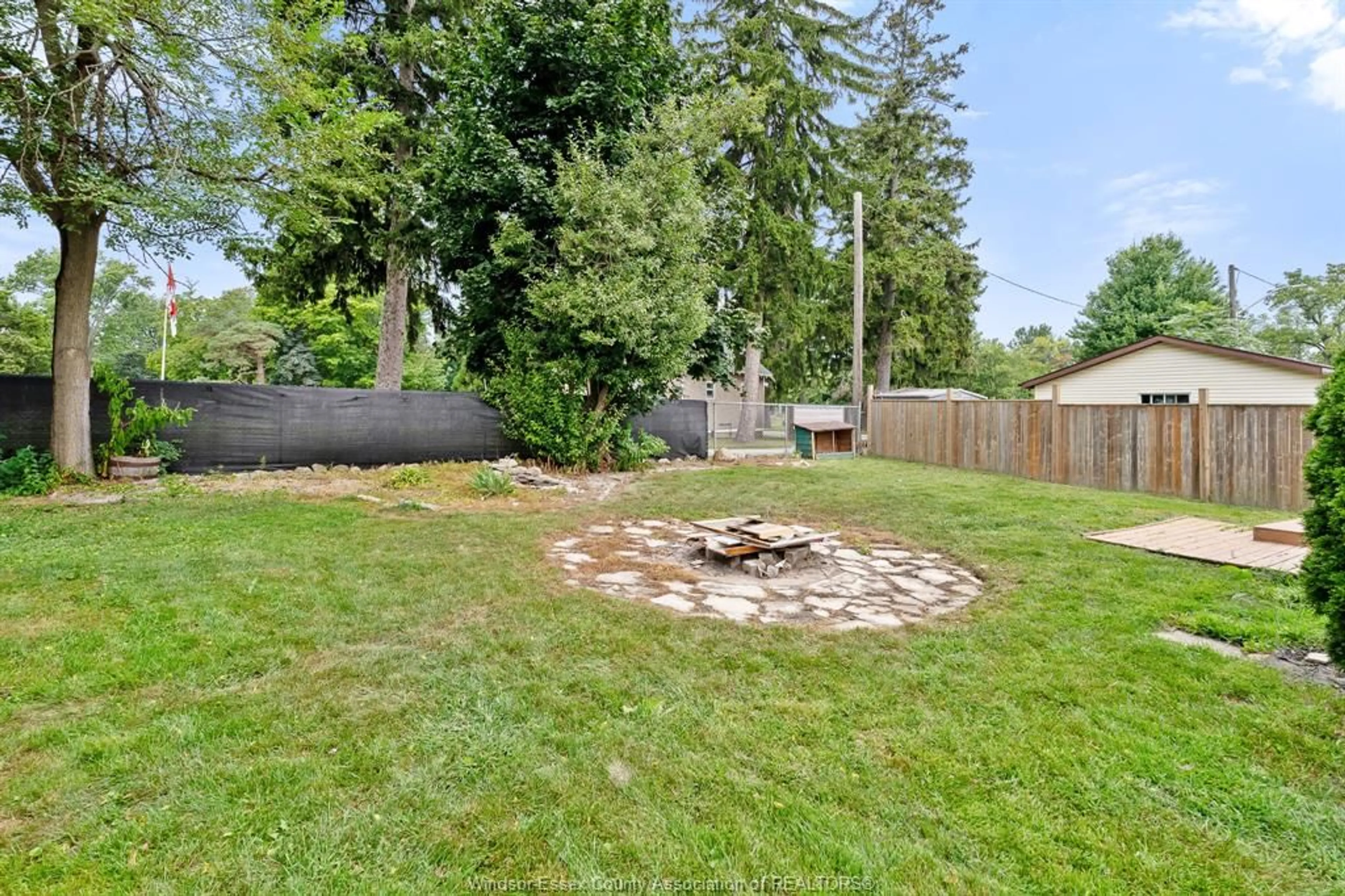 Patio, unknown for 58 McDONALD St, Kingsville Ontario N9Y 2C3