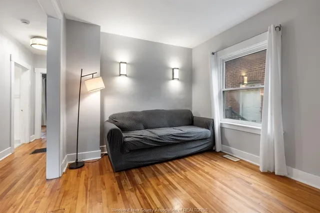 2457 TURNER, Windsor 4