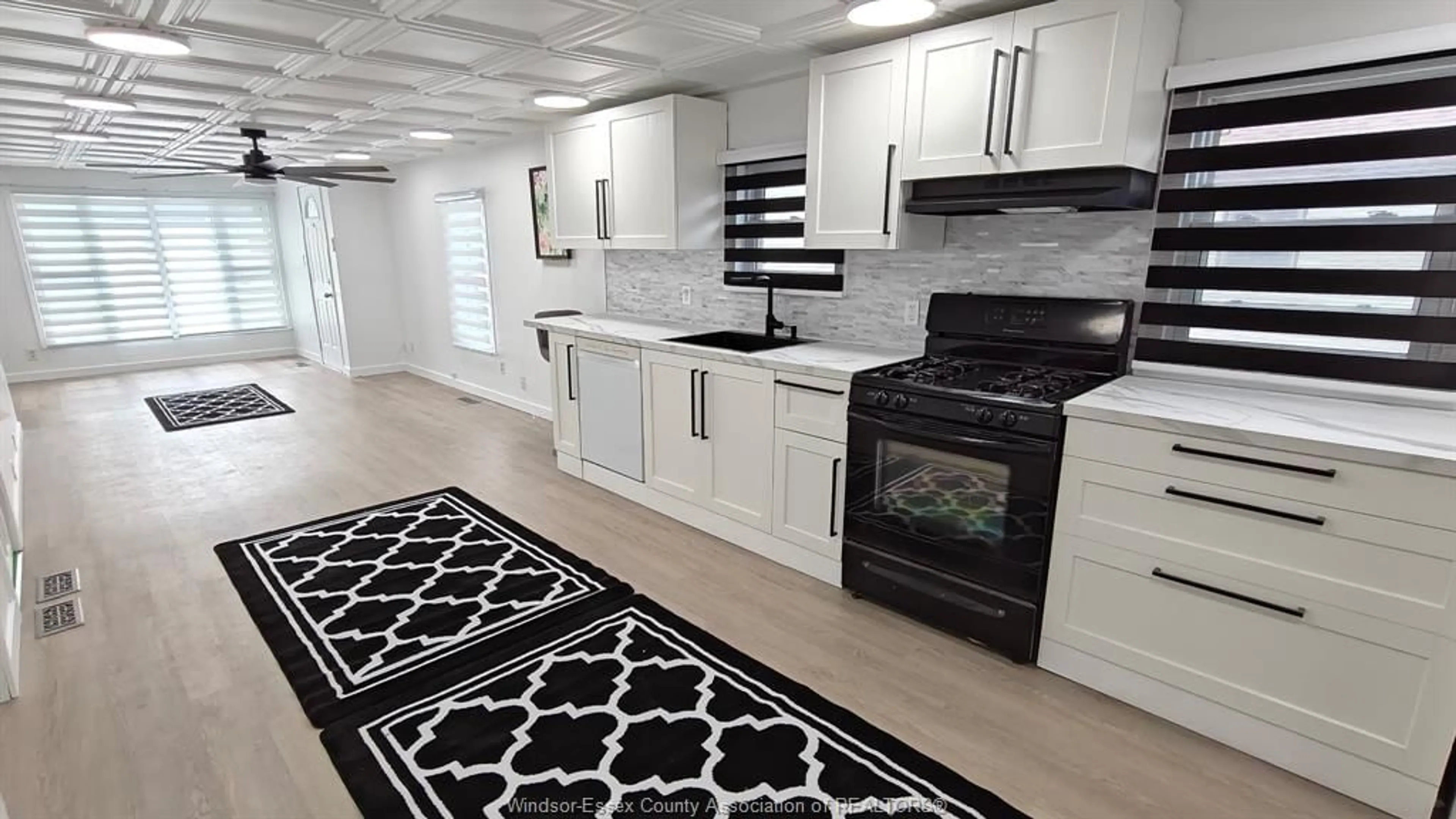 Open concept kitchen, ceramic/tile floor for 13 WILLS St, Wallaceburg Ontario N8A 1A1