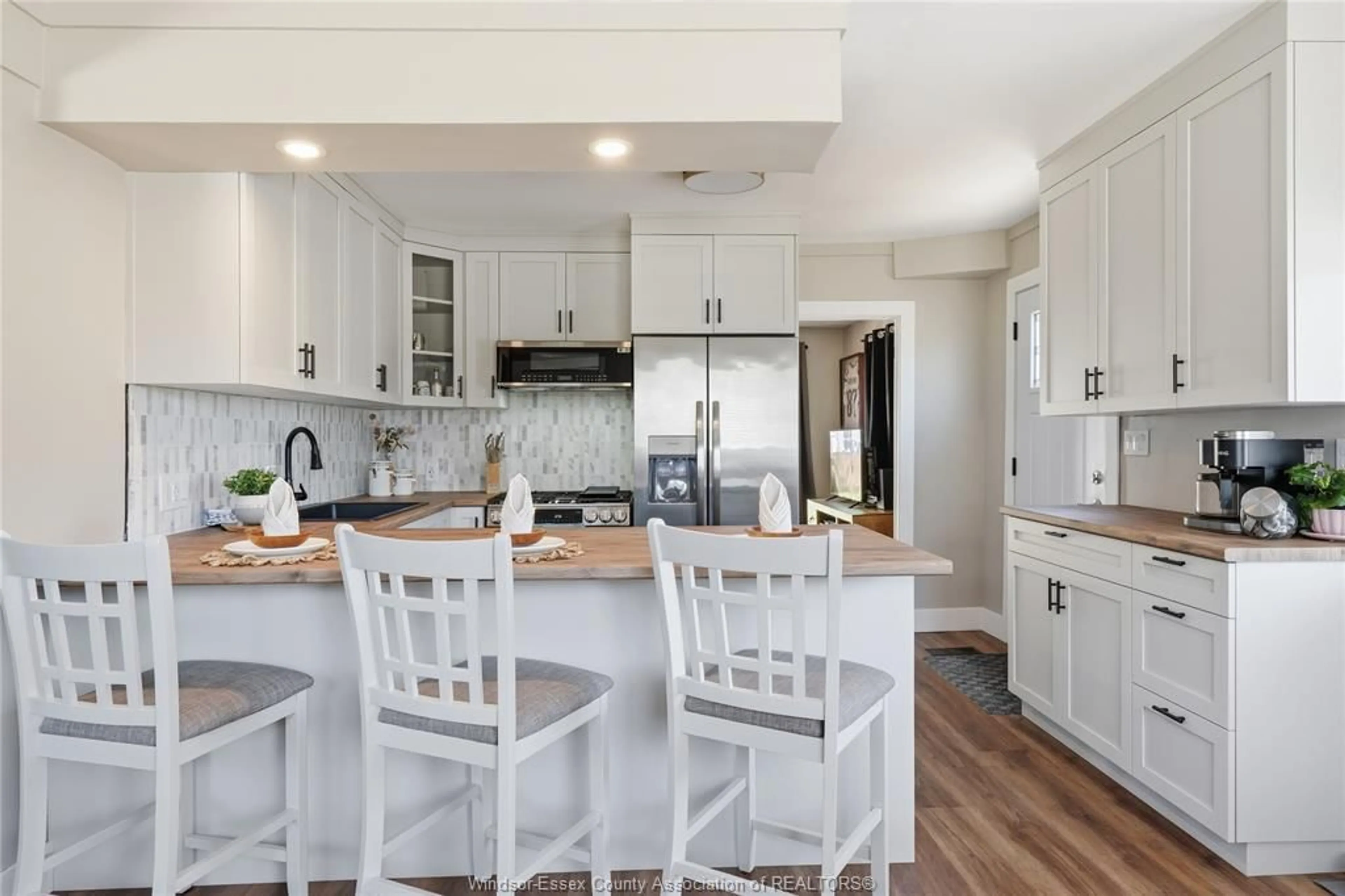 Open concept kitchen, unknown for 8 ST. CLAIR St, Tilbury Ontario N0P 2L0