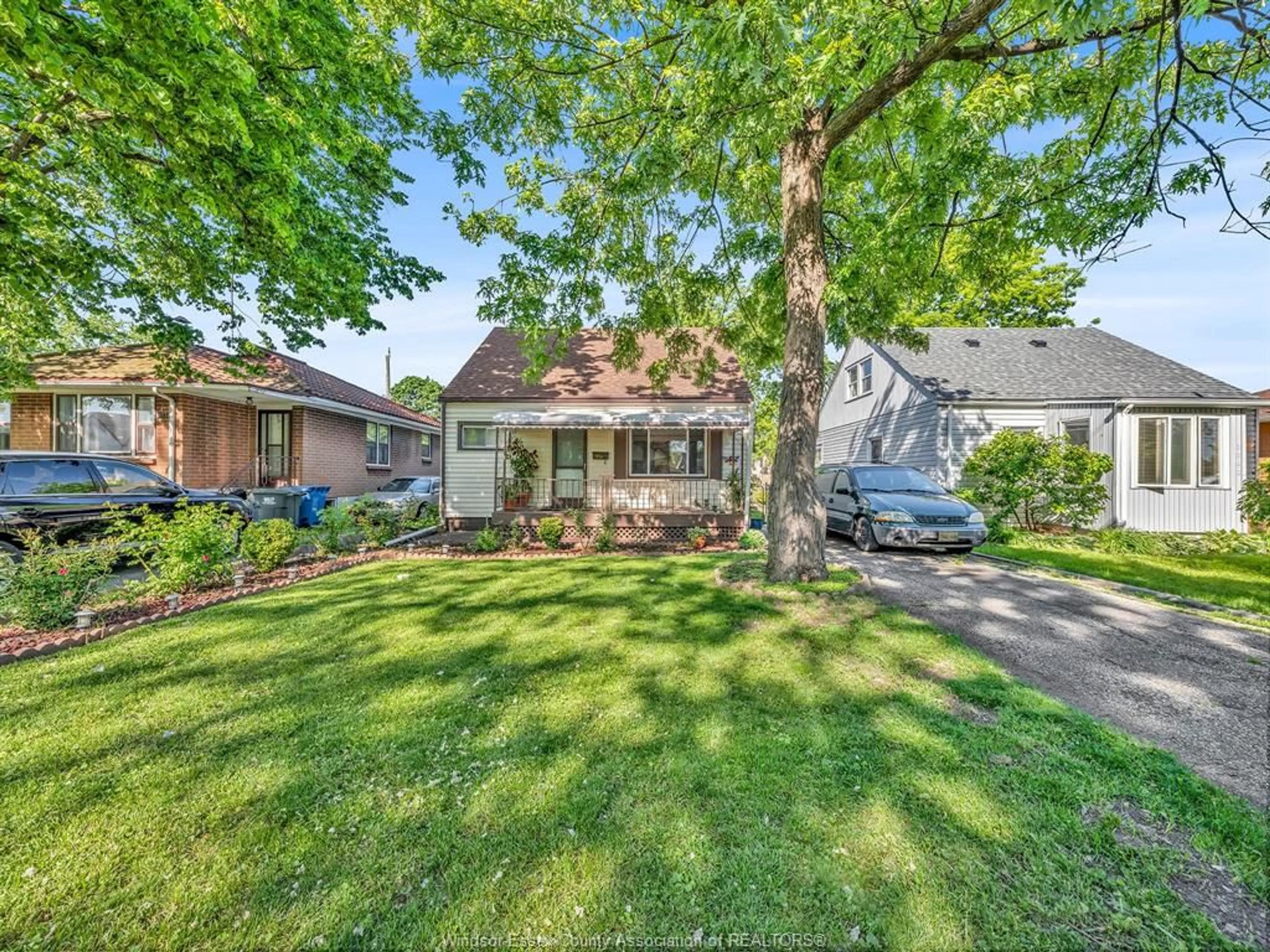 A pic from outside/outdoor area/front of a property/back of a property/a pic from drone, street for 1936 CENTRAL, Windsor Ontario N8W 4H9
