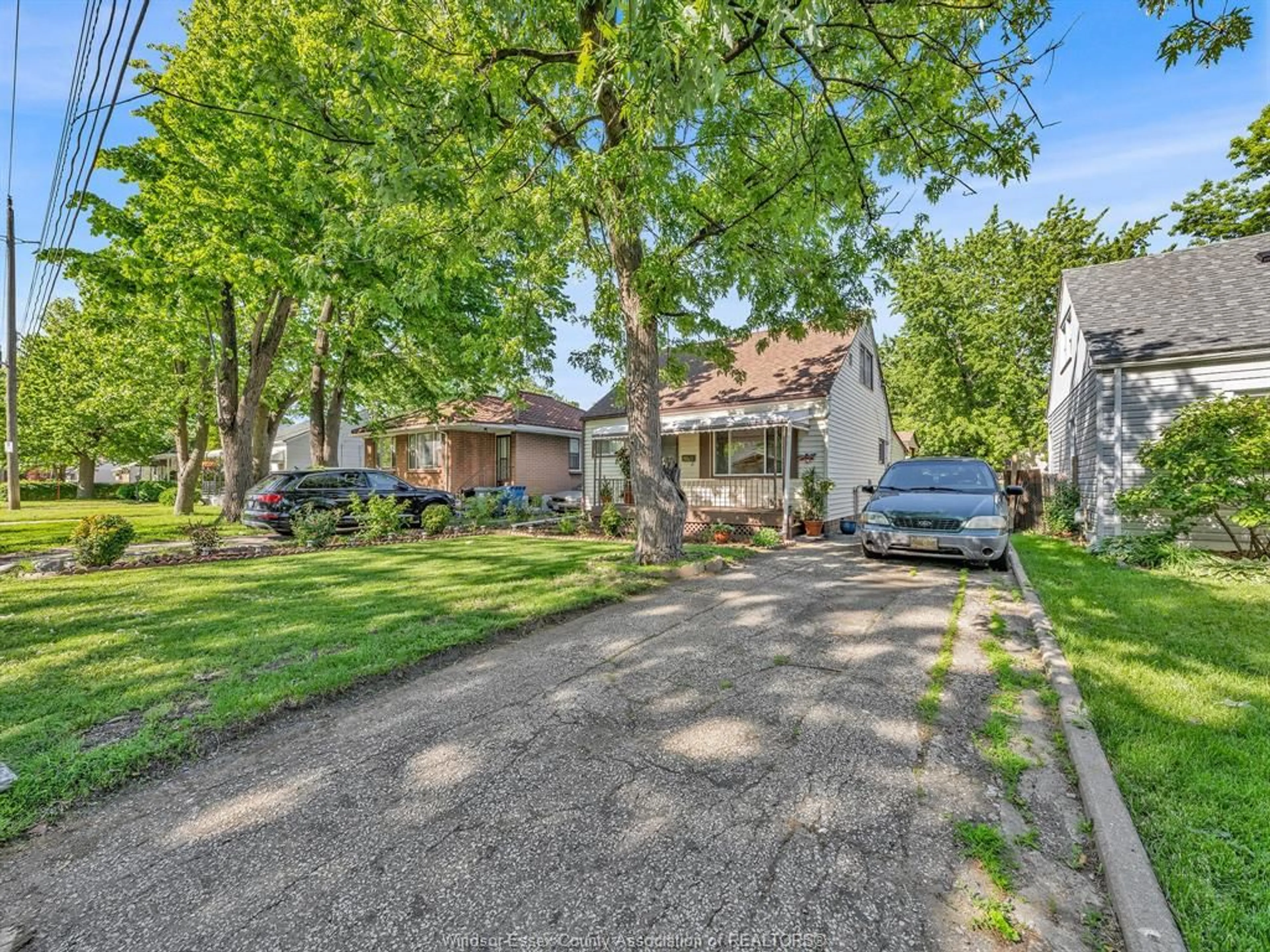 A pic from outside/outdoor area/front of a property/back of a property/a pic from drone, street for 1936 CENTRAL, Windsor Ontario N8W 4H9