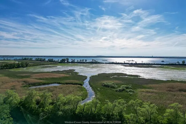 2040 FRONT Rd, Amherstburg 2