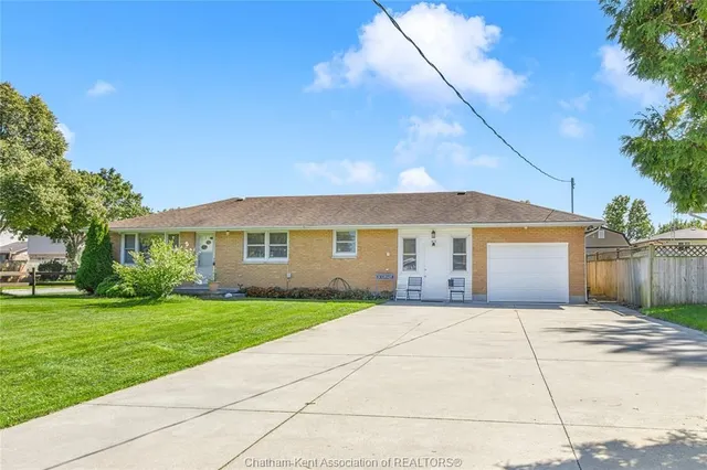 410 MCNAUGHTON Ave, Chatham 5