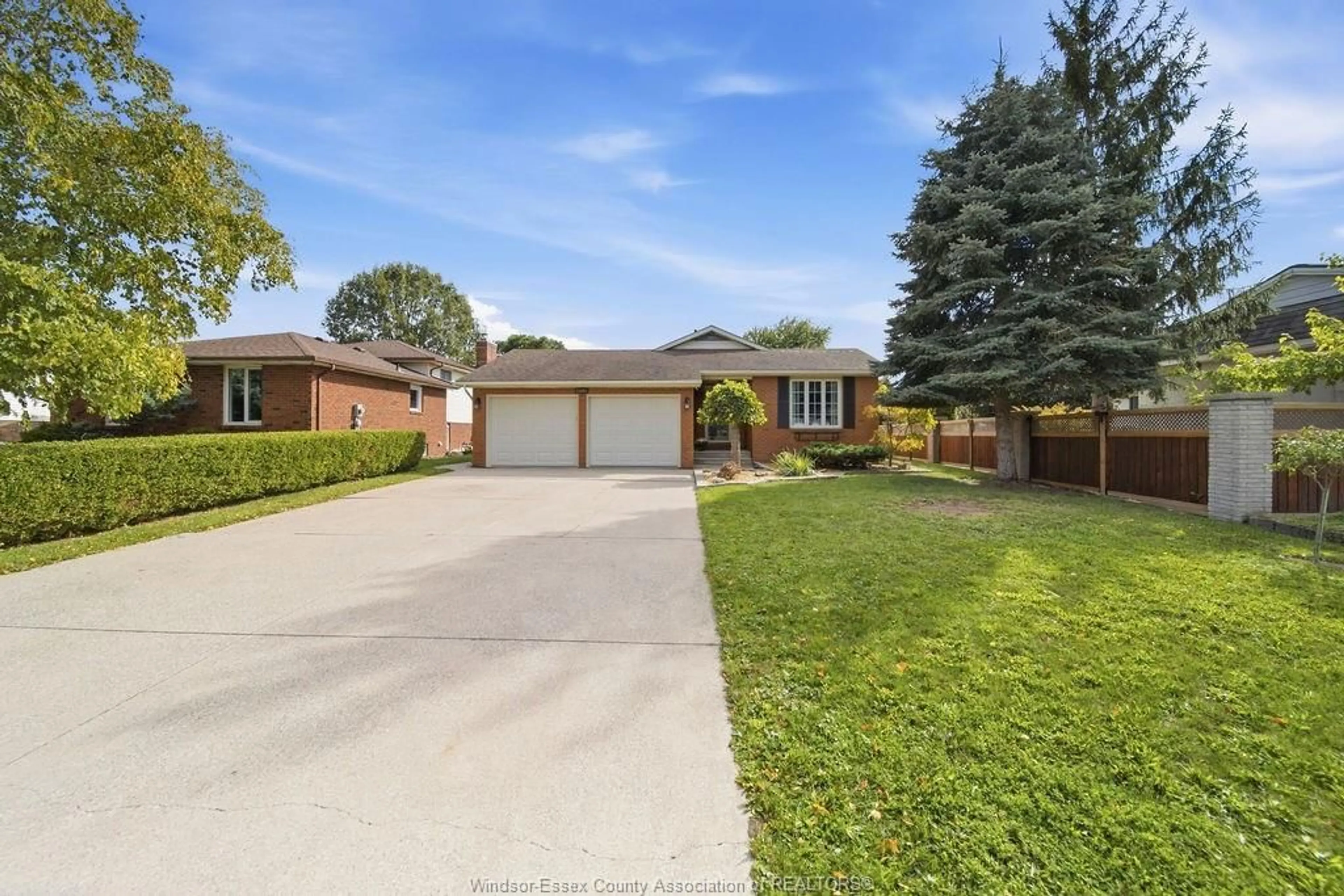 A pic from outside/outdoor area/front of a property/back of a property/a pic from drone, street for 12091 OLIVER, Tecumseh Ontario N8N 3G8