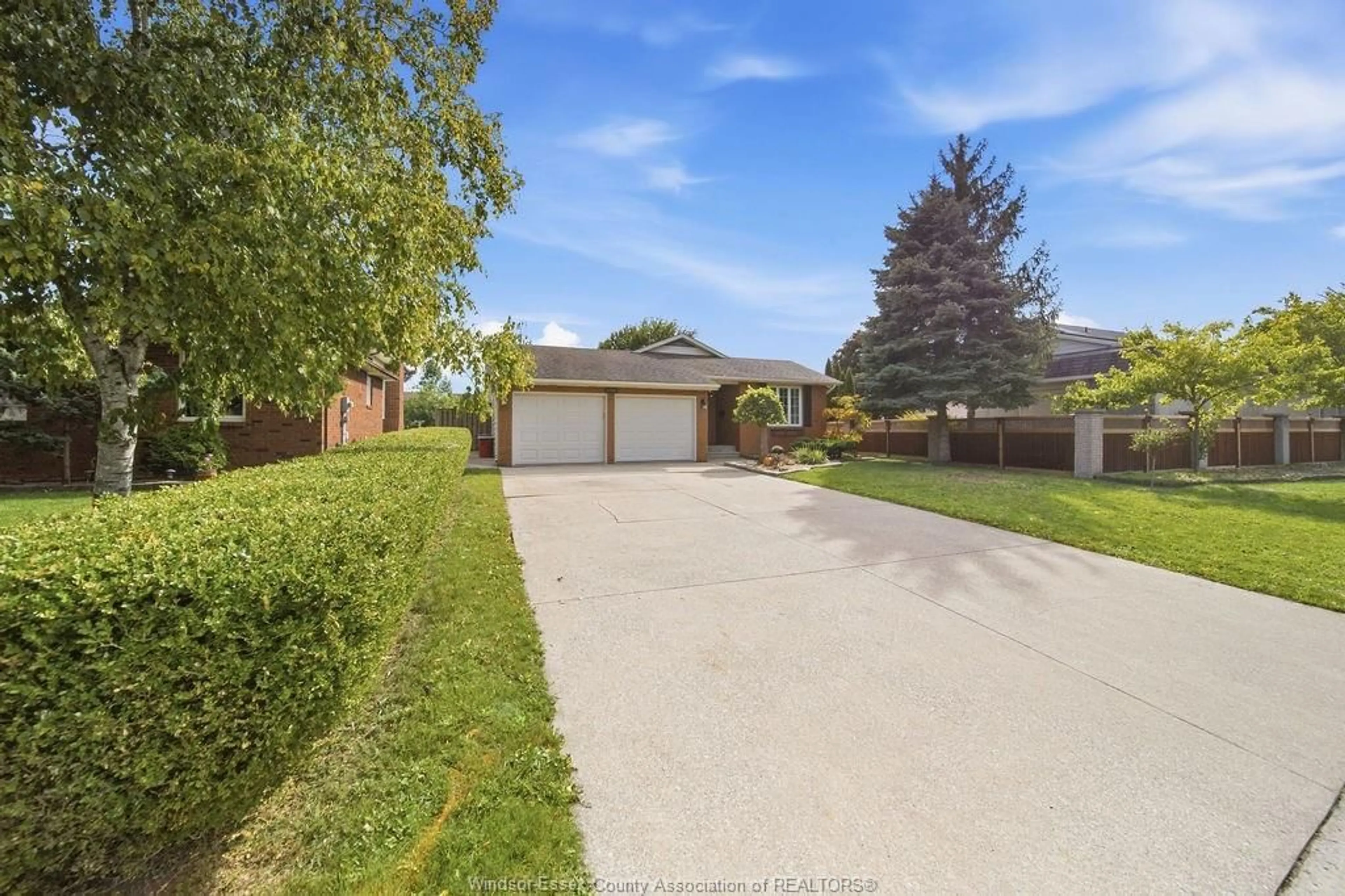 A pic from outside/outdoor area/front of a property/back of a property/a pic from drone, street for 12091 OLIVER, Tecumseh Ontario N8N 3G8