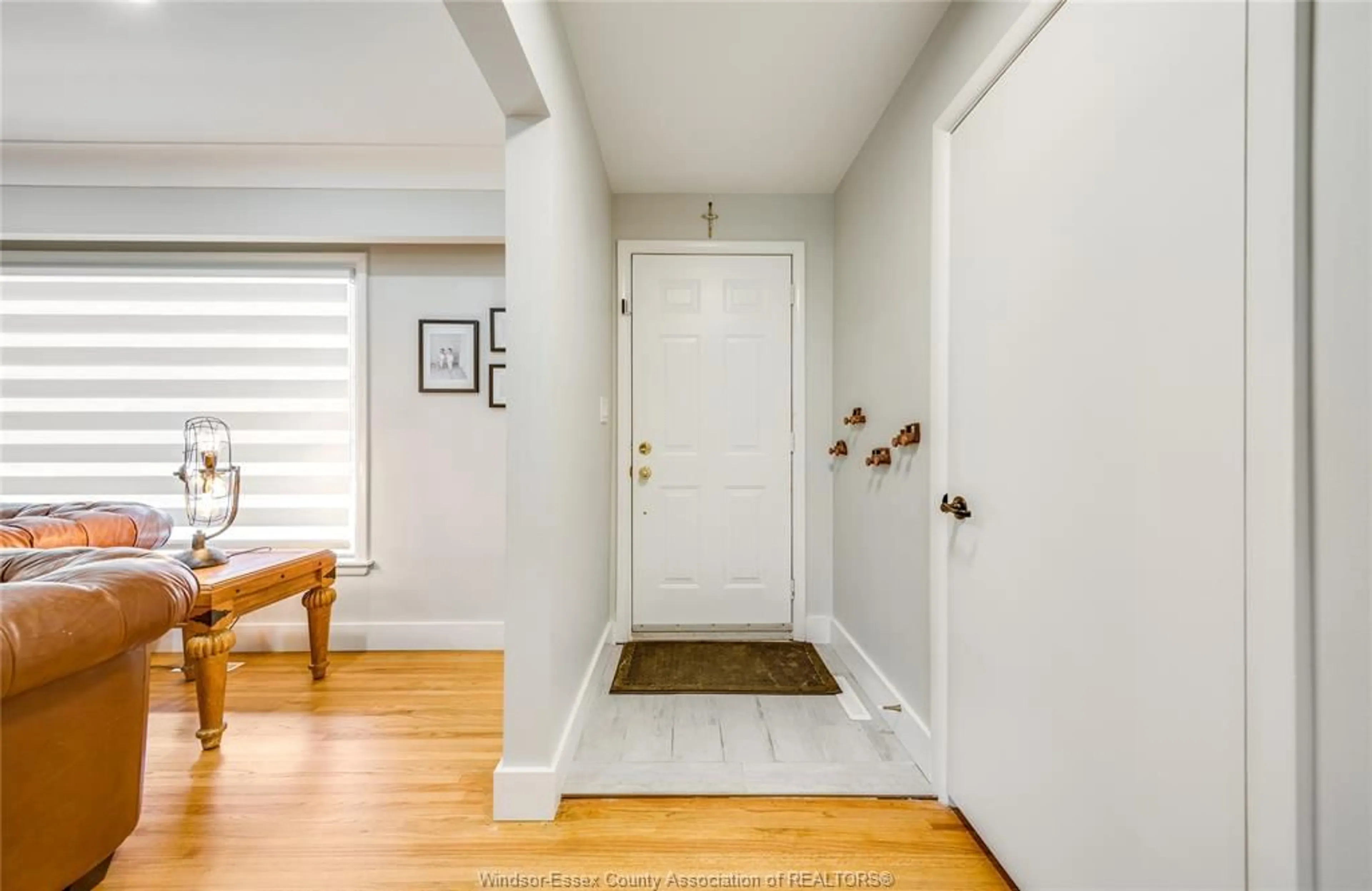 Indoor entryway for 2777 ROCKWELL Blvd, Windsor Ontario N9E 2A2