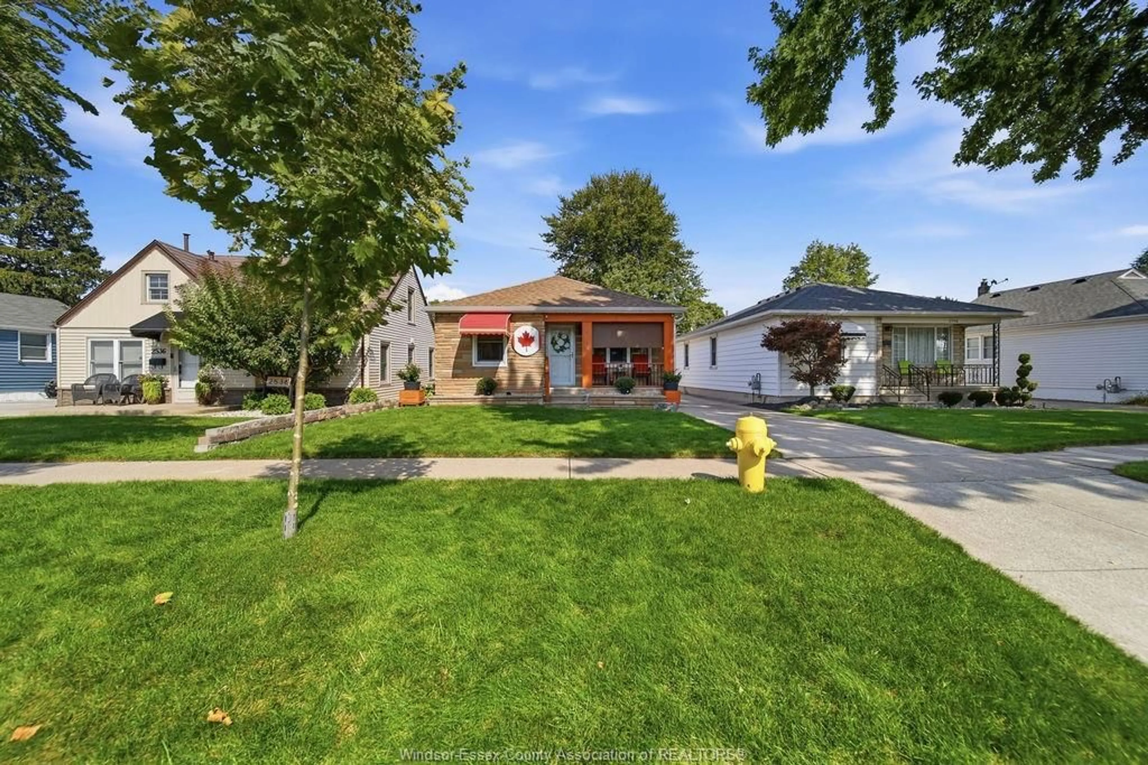 A pic from outside/outdoor area/front of a property/back of a property/a pic from drone, street for 2540 CHANDLER, Windsor Ontario N8W 4B1