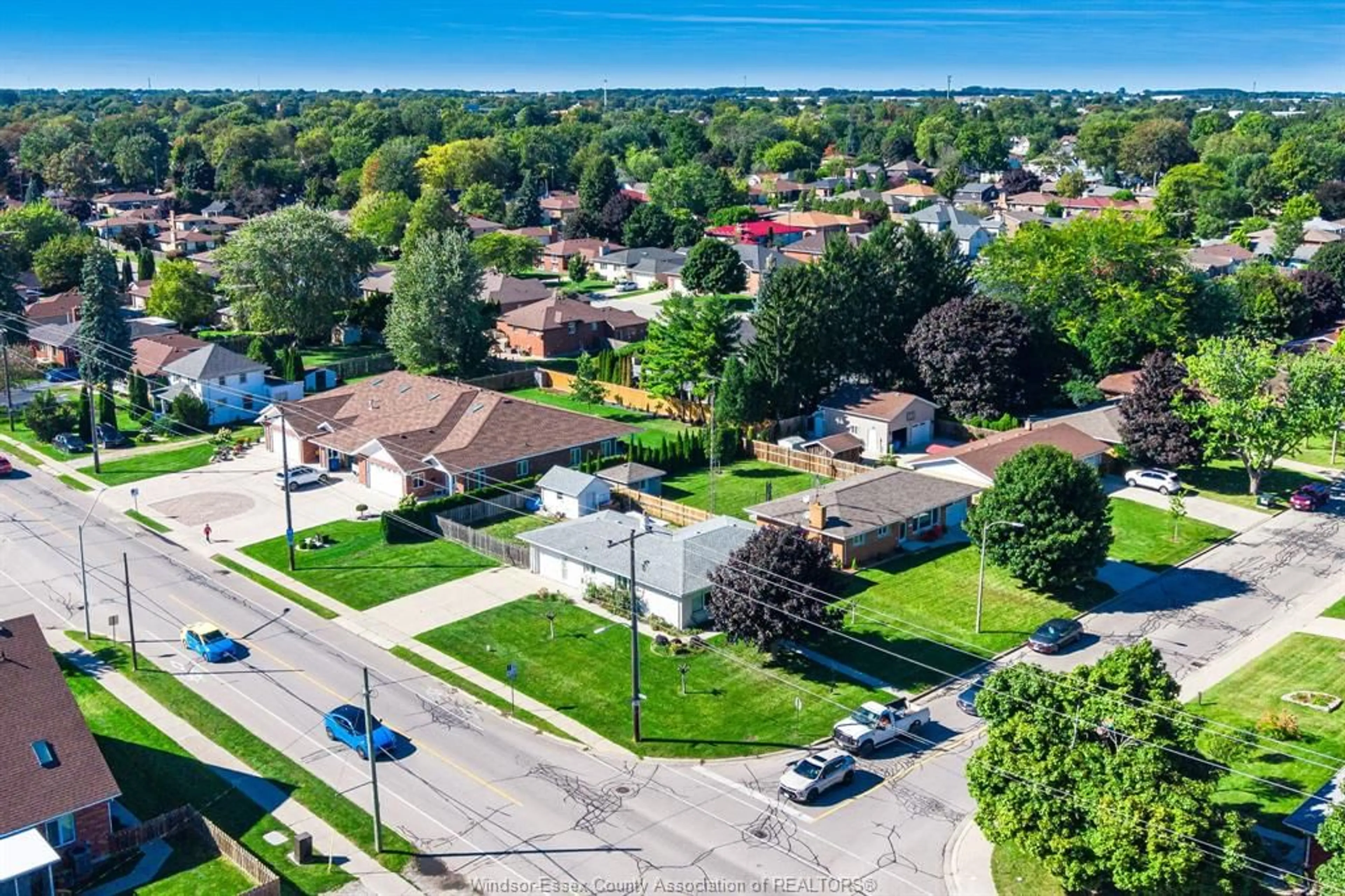 A pic from outside/outdoor area/front of a property/back of a property/a pic from drone, street for 85 Lutsch Ave, Leamington Ontario N8H 2N5