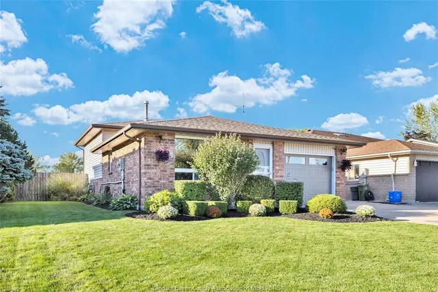 458 DESJARDINS Cres, Belle River 3
