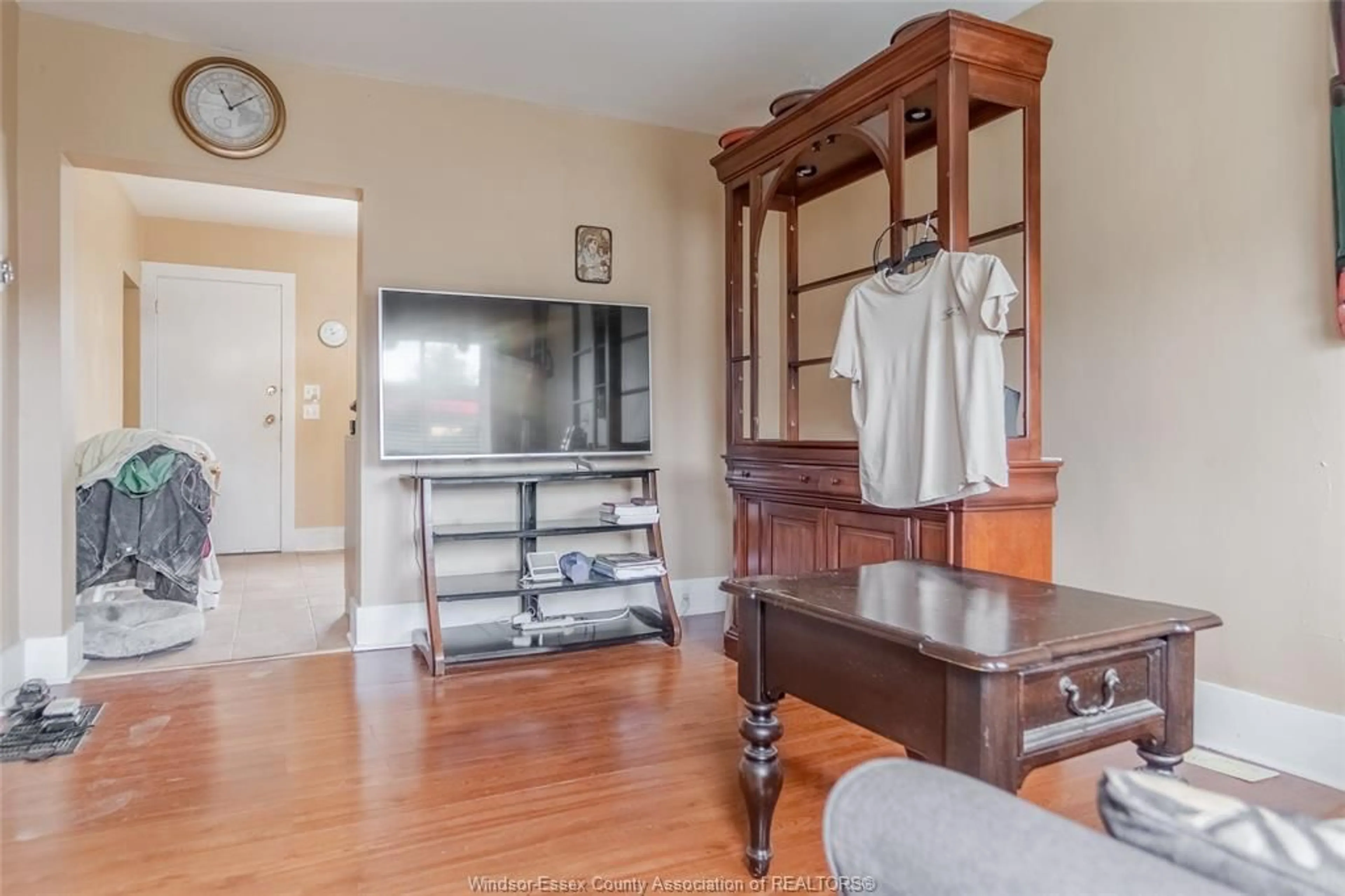 Indoor entryway for 1468 Drouillard, Windsor Ontario N8Y 2R9