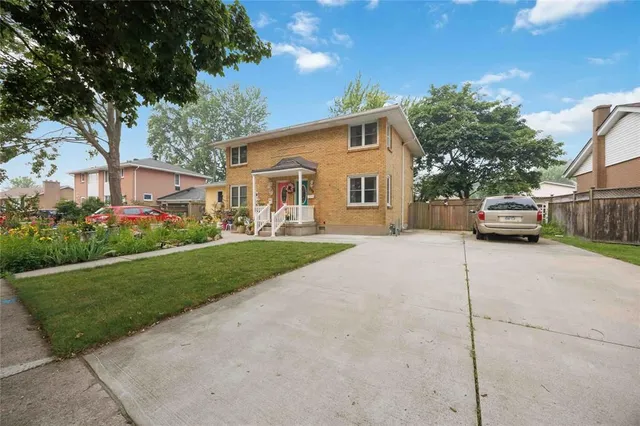 298 ELSFIELD Cres, Sarnia 2