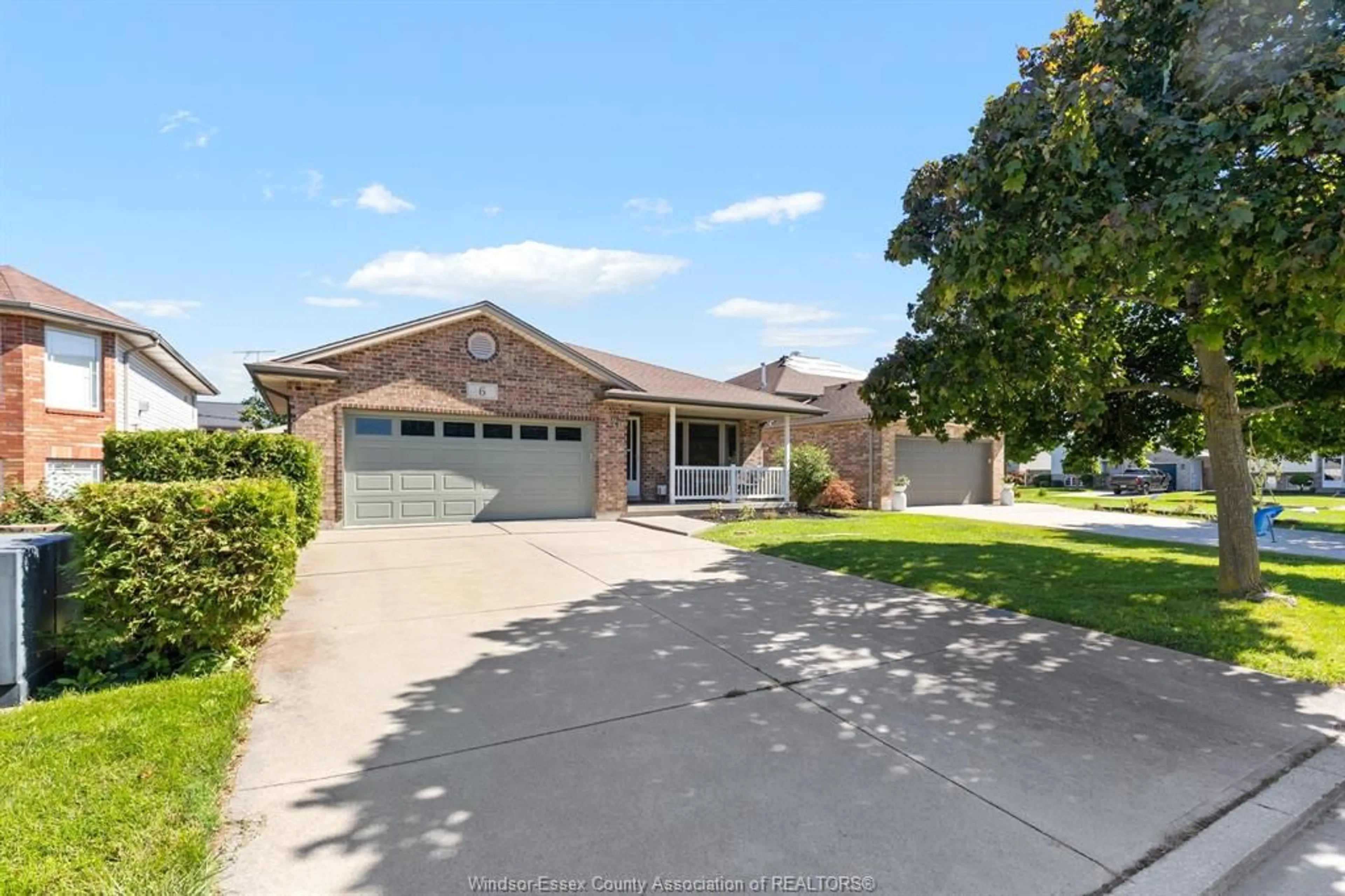 A pic from outside/outdoor area/front of a property/back of a property/a pic from drone, street for 6 REYNOLDS Crt, Amherstburg Ontario N9V 3X8