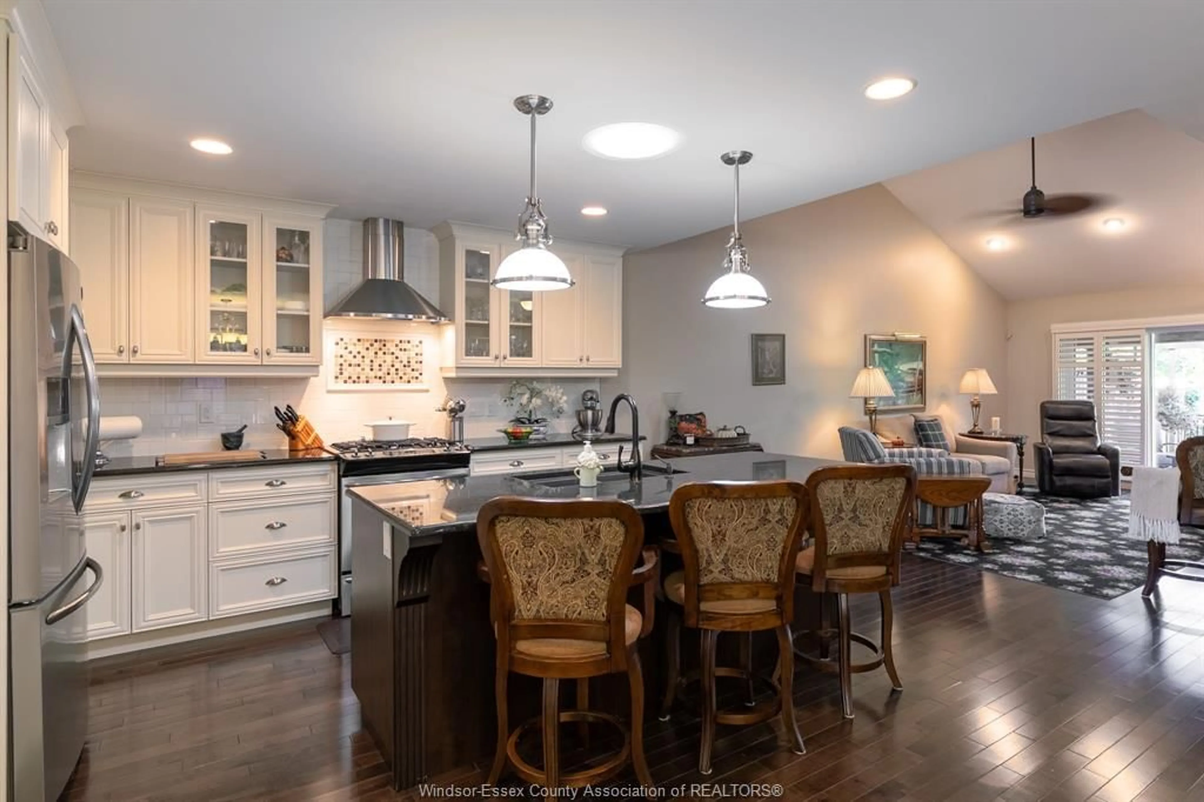 Open concept kitchen, ceramic/tile floor for 3250 ARPINO Ave, Windsor Ontario N8N 0A5