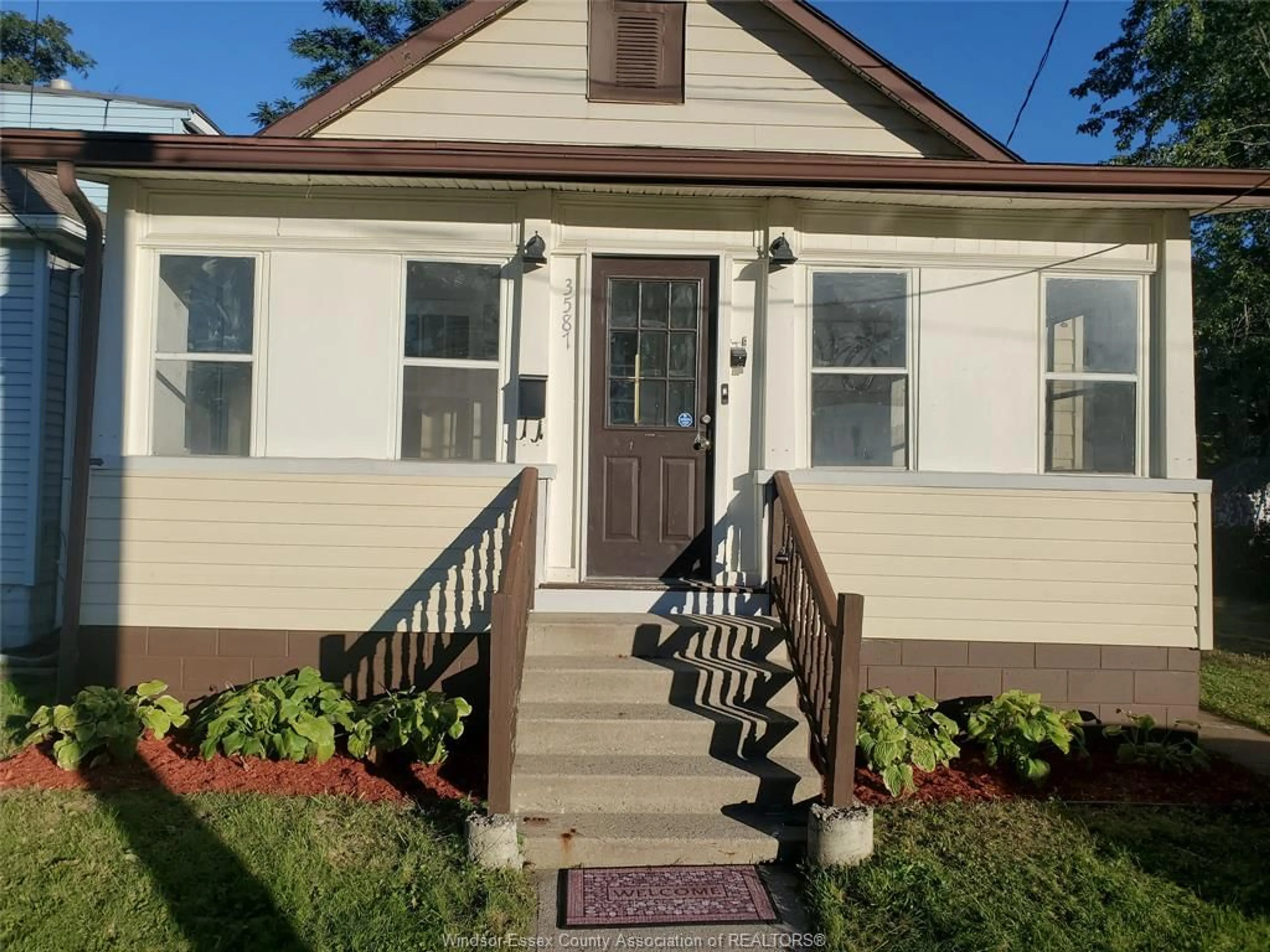 Home with vinyl exterior material, street for 3587 BLOOMFIELD, Windsor Ontario N9C 1E8