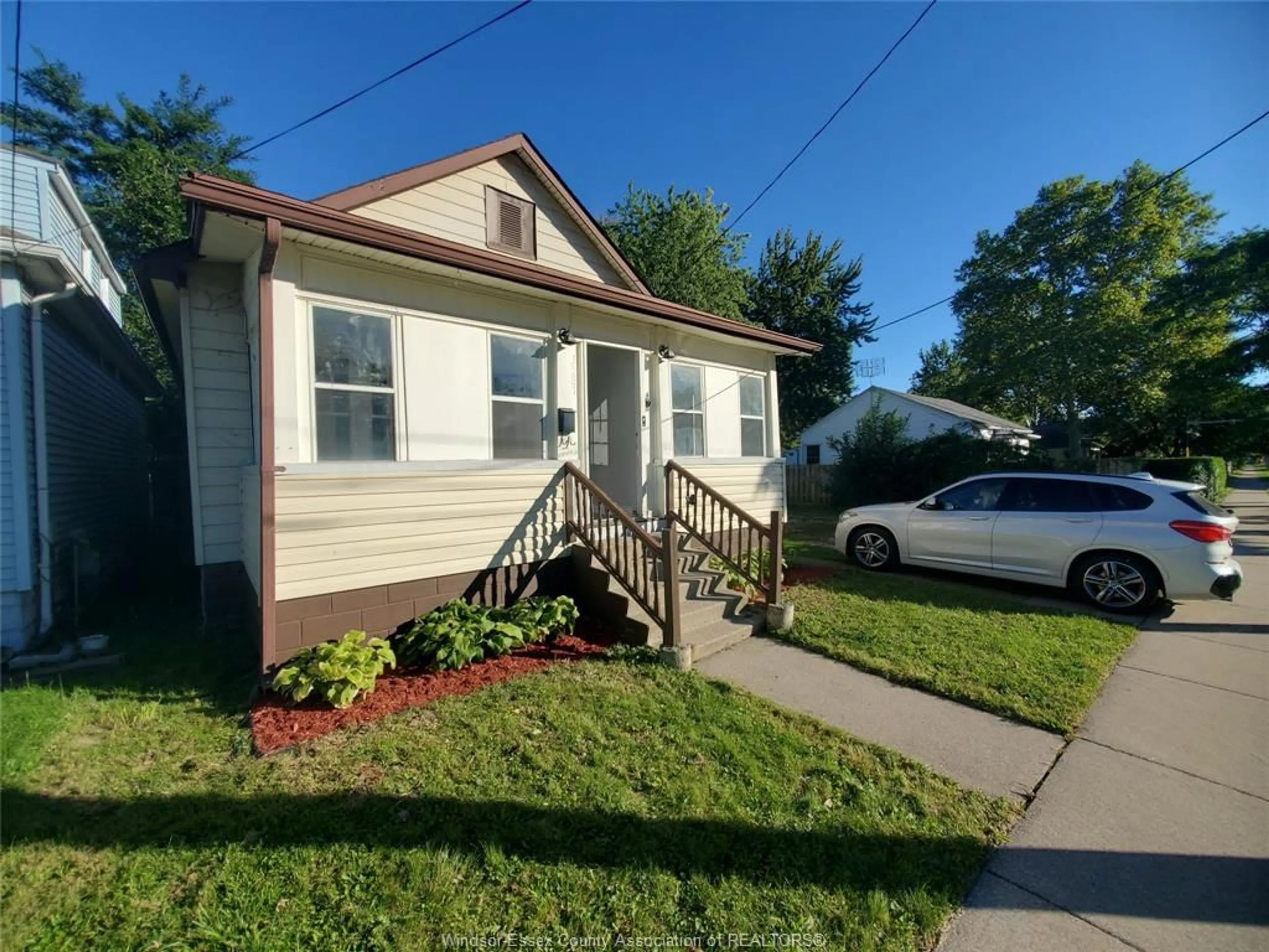 Home with vinyl exterior material, street for 3587 BLOOMFIELD, Windsor Ontario N9C 1E8