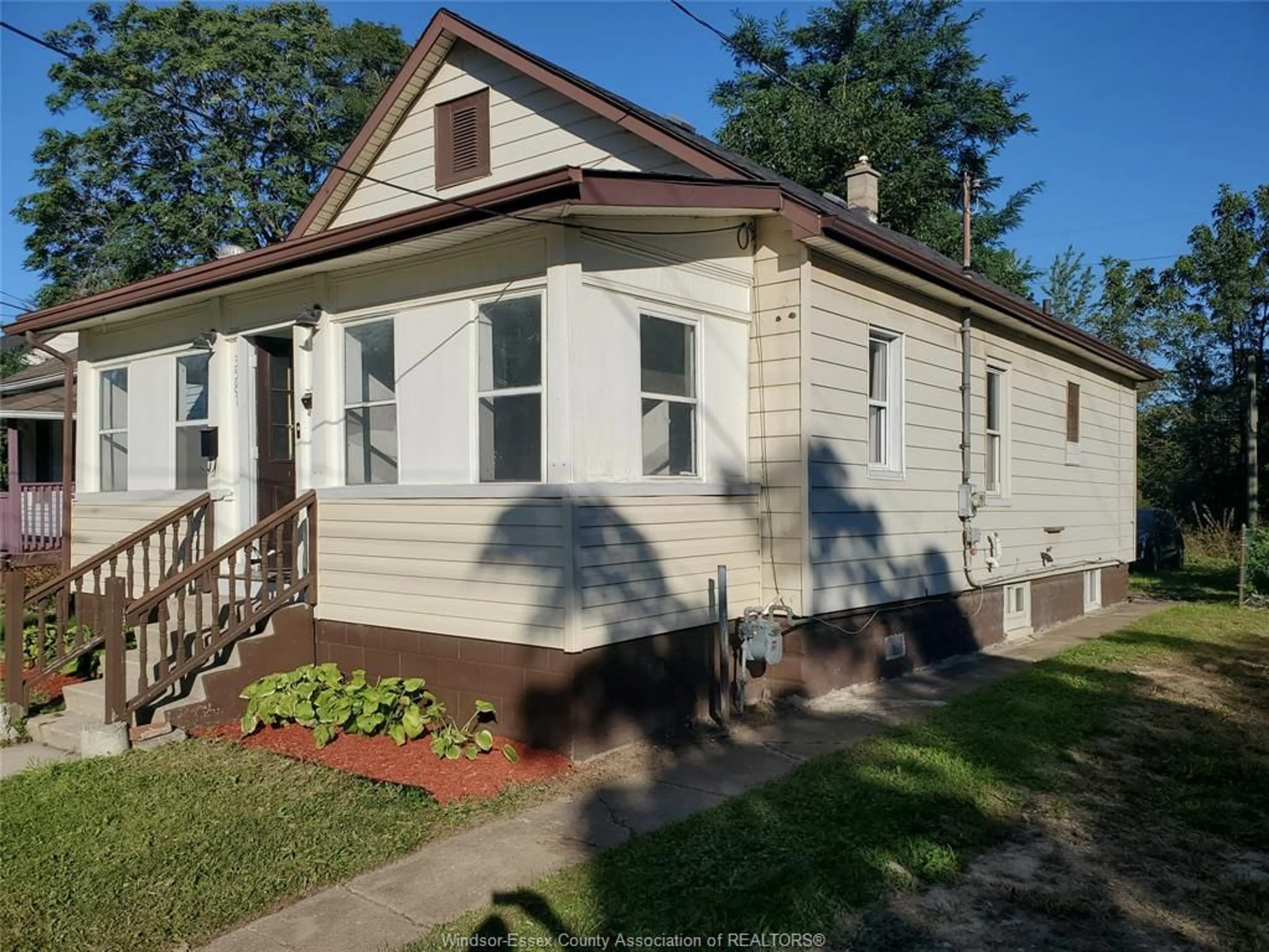 Home with vinyl exterior material, street for 3587 BLOOMFIELD, Windsor Ontario N9C 1E8