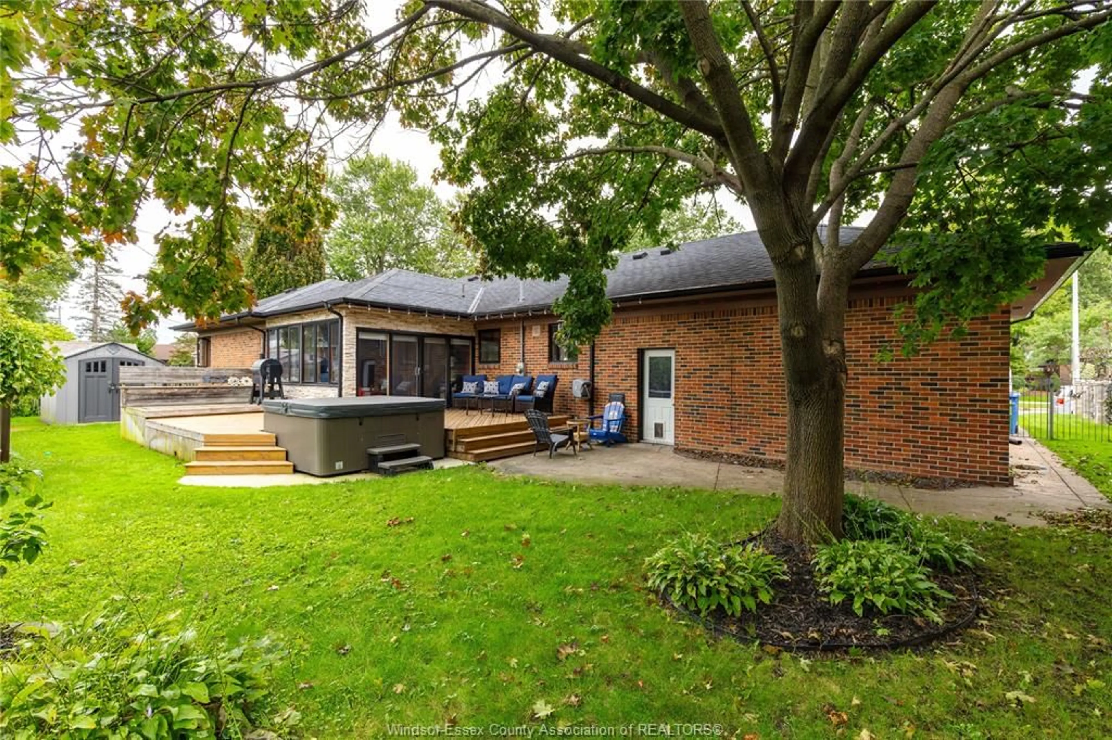 Home with brick exterior material, street for 1550 YPRES, Windsor Ontario N8W 1R9