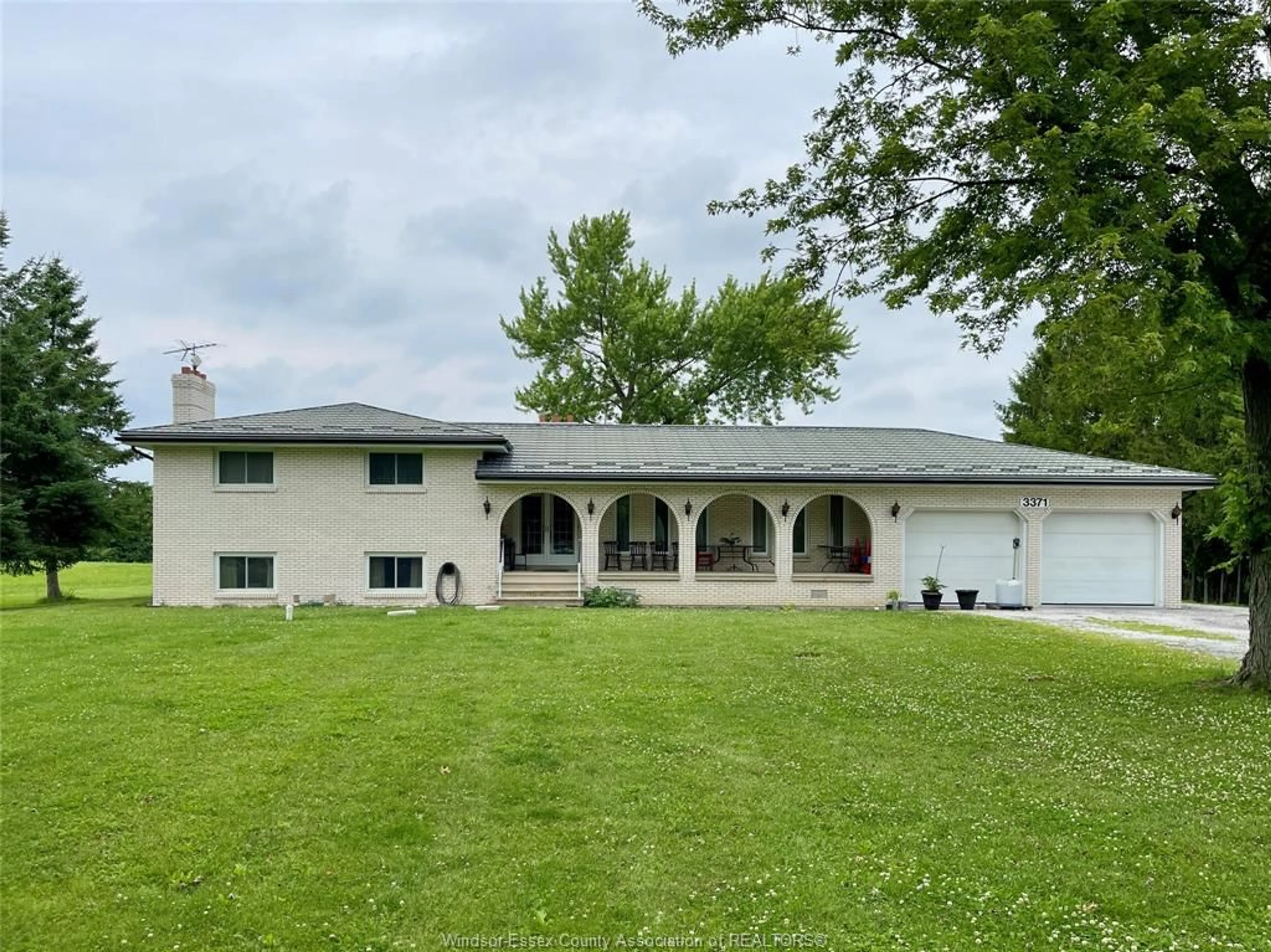 A pic from outside/outdoor area/front of a property/back of a property/a pic from drone, water/lake/river/ocean view for 3371 COUNTY ROAD 20, Amherstburg Ontario N9V 2Y8
