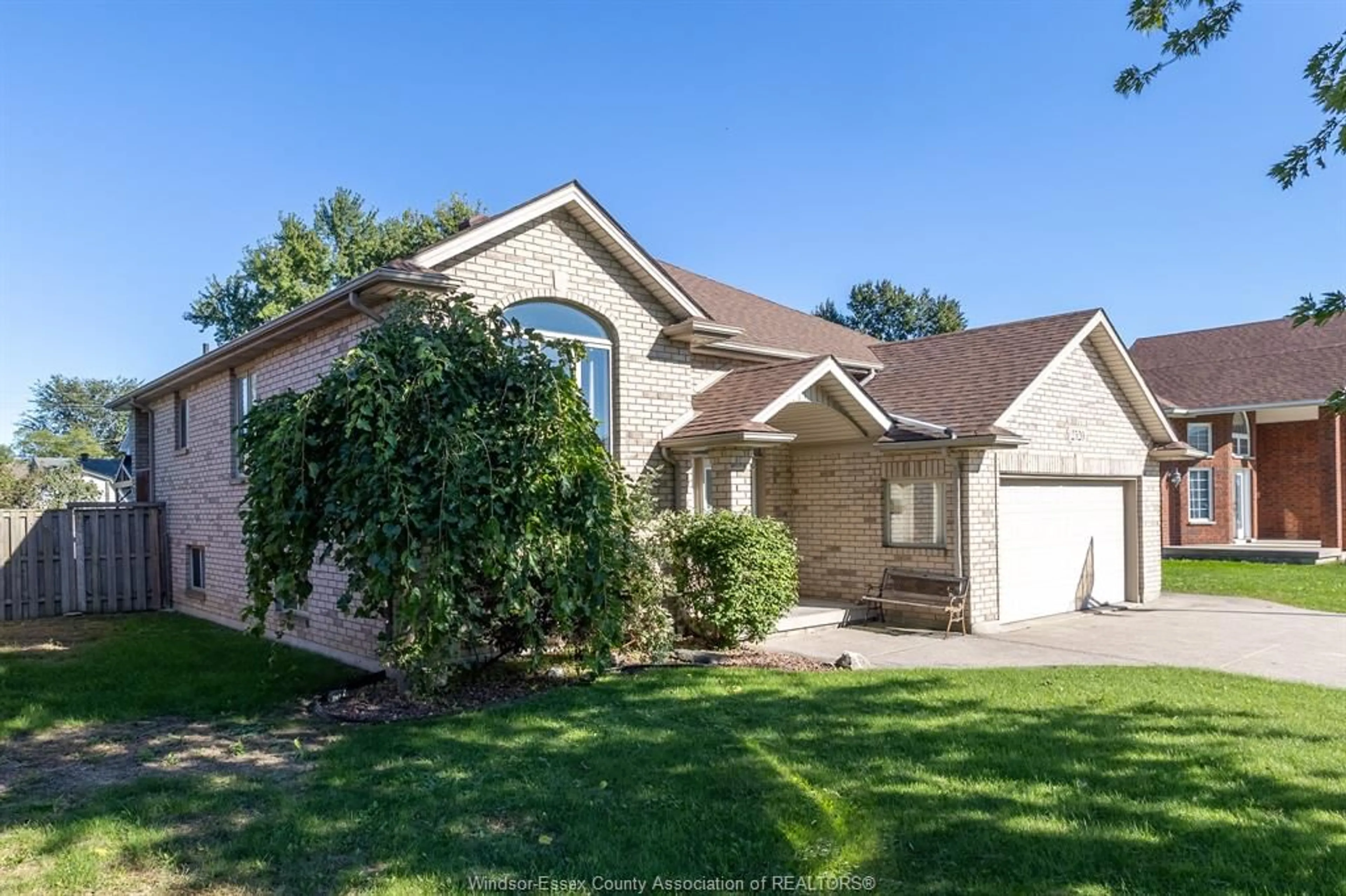 Home with brick exterior material, street for 2520 LE BOEUF, Tecumseh Ontario N8N 5E3